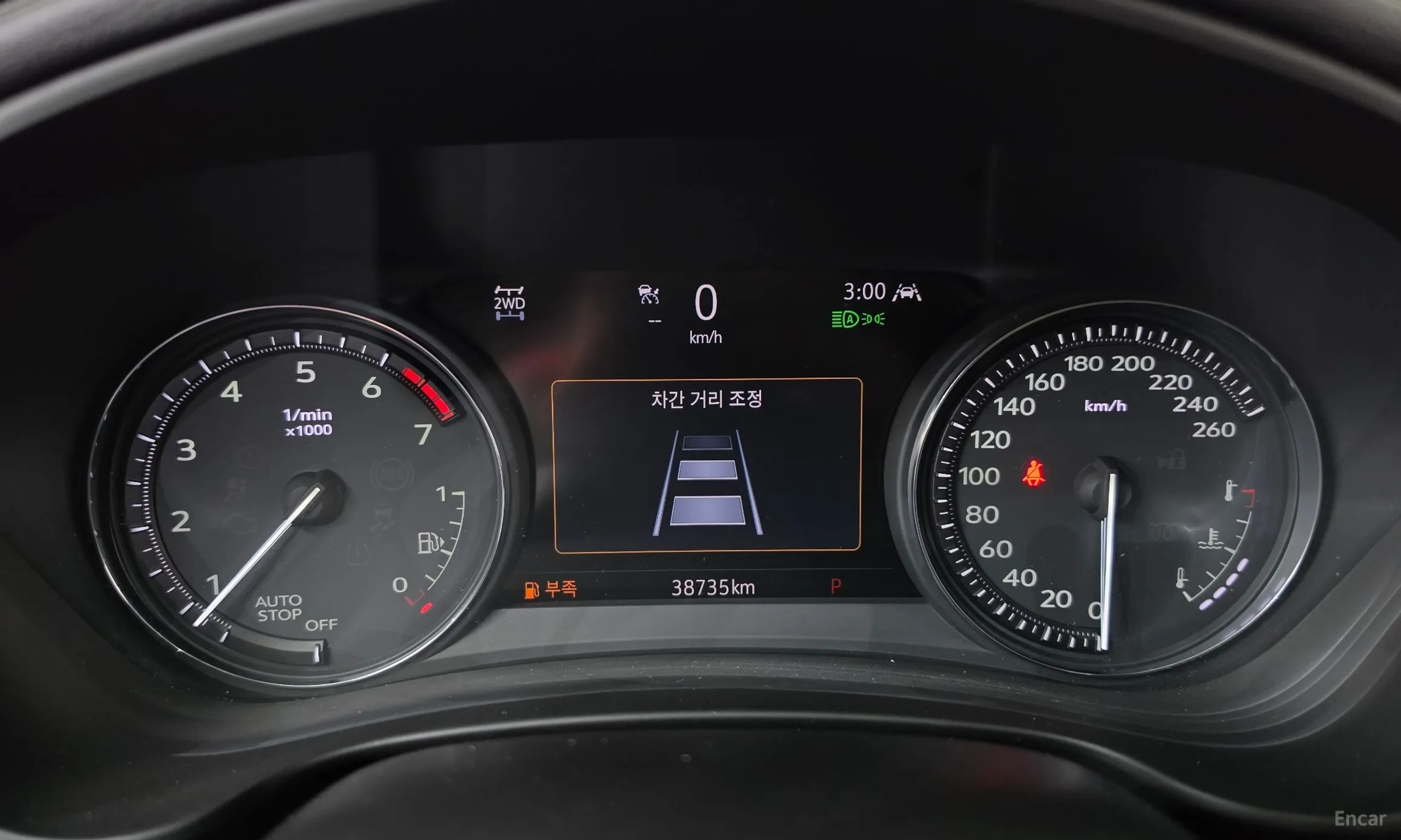 Cadillac XT4 превью 8