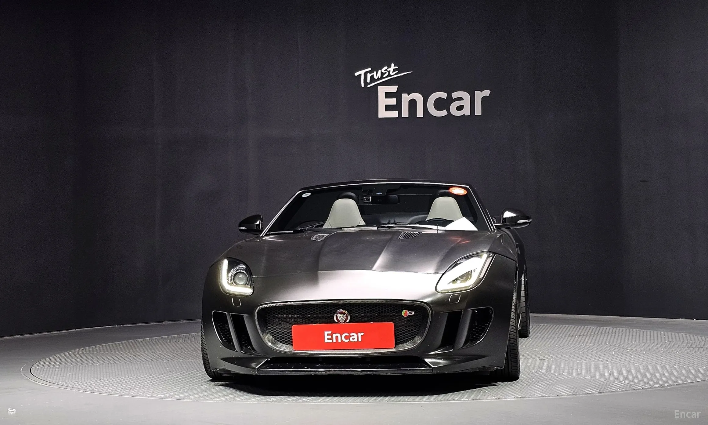 Jaguar F-TYPE превью 3