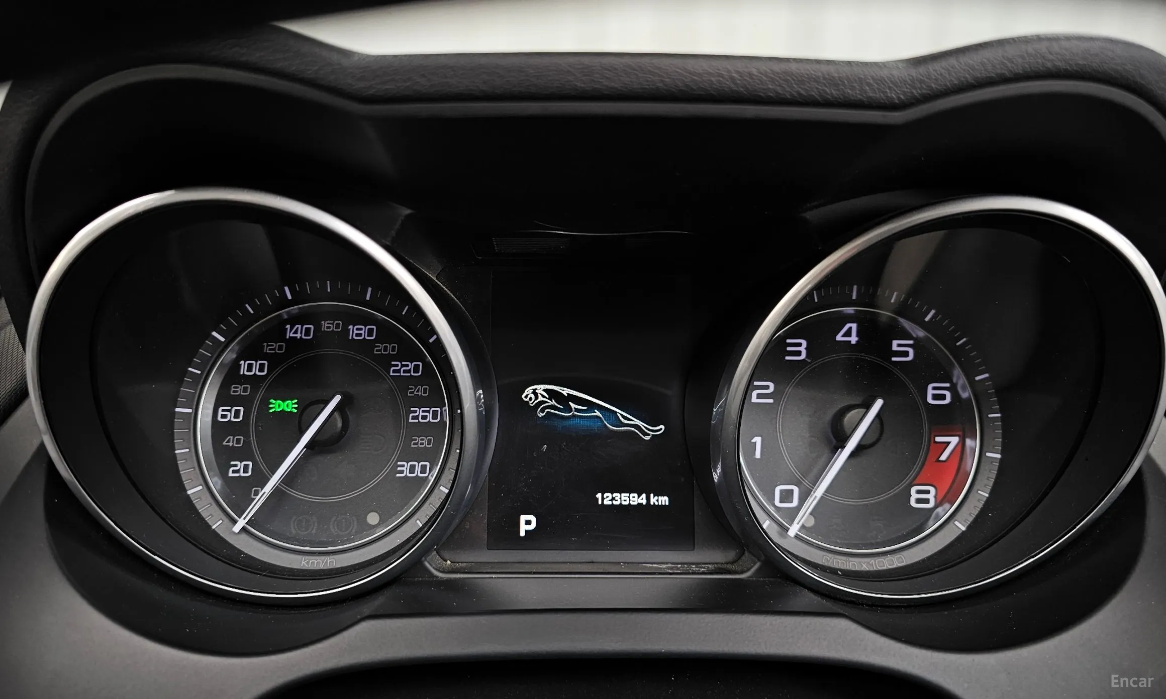 Jaguar F-TYPE превью 8
