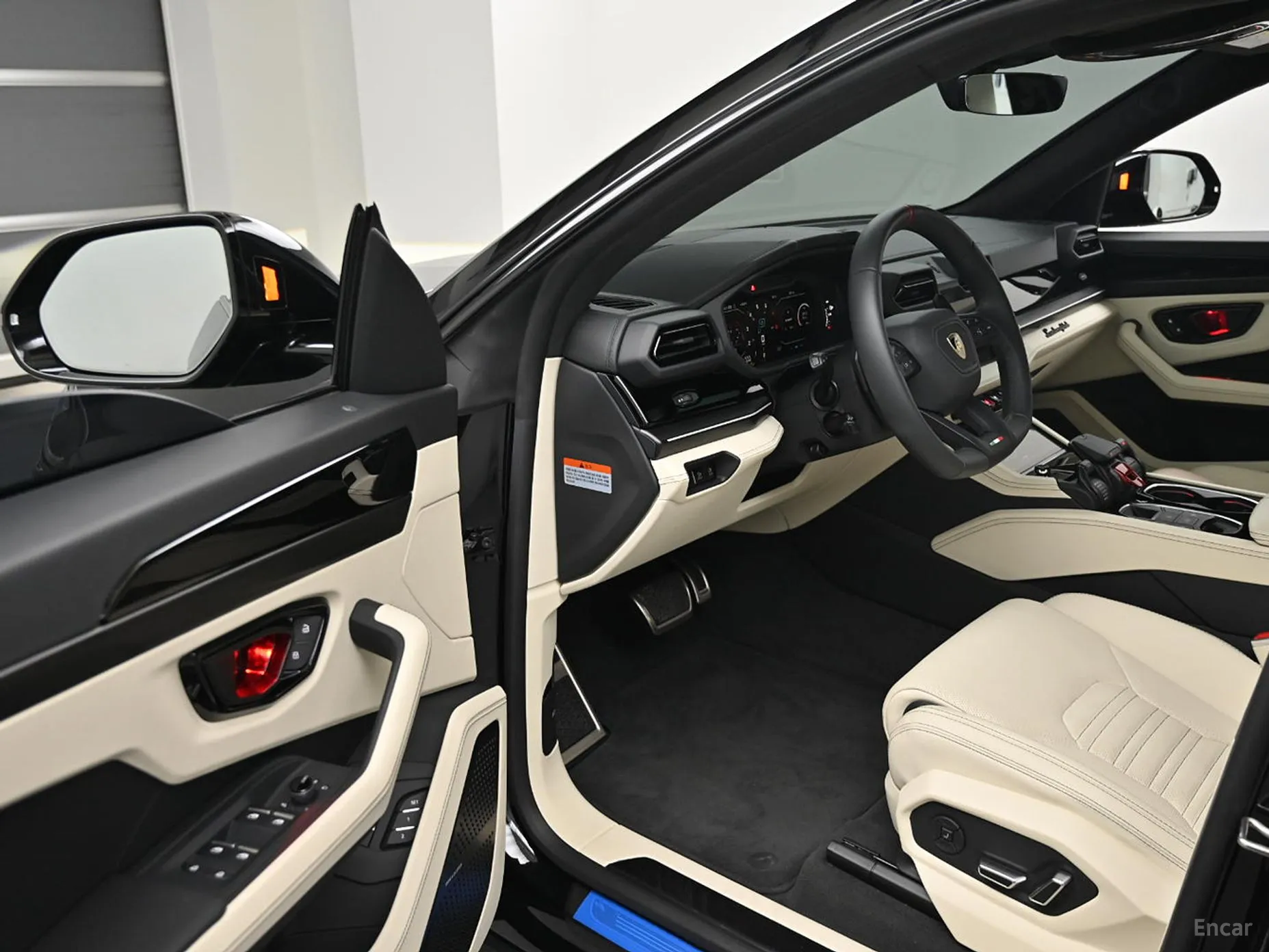 Lamborghini Urus превью 12