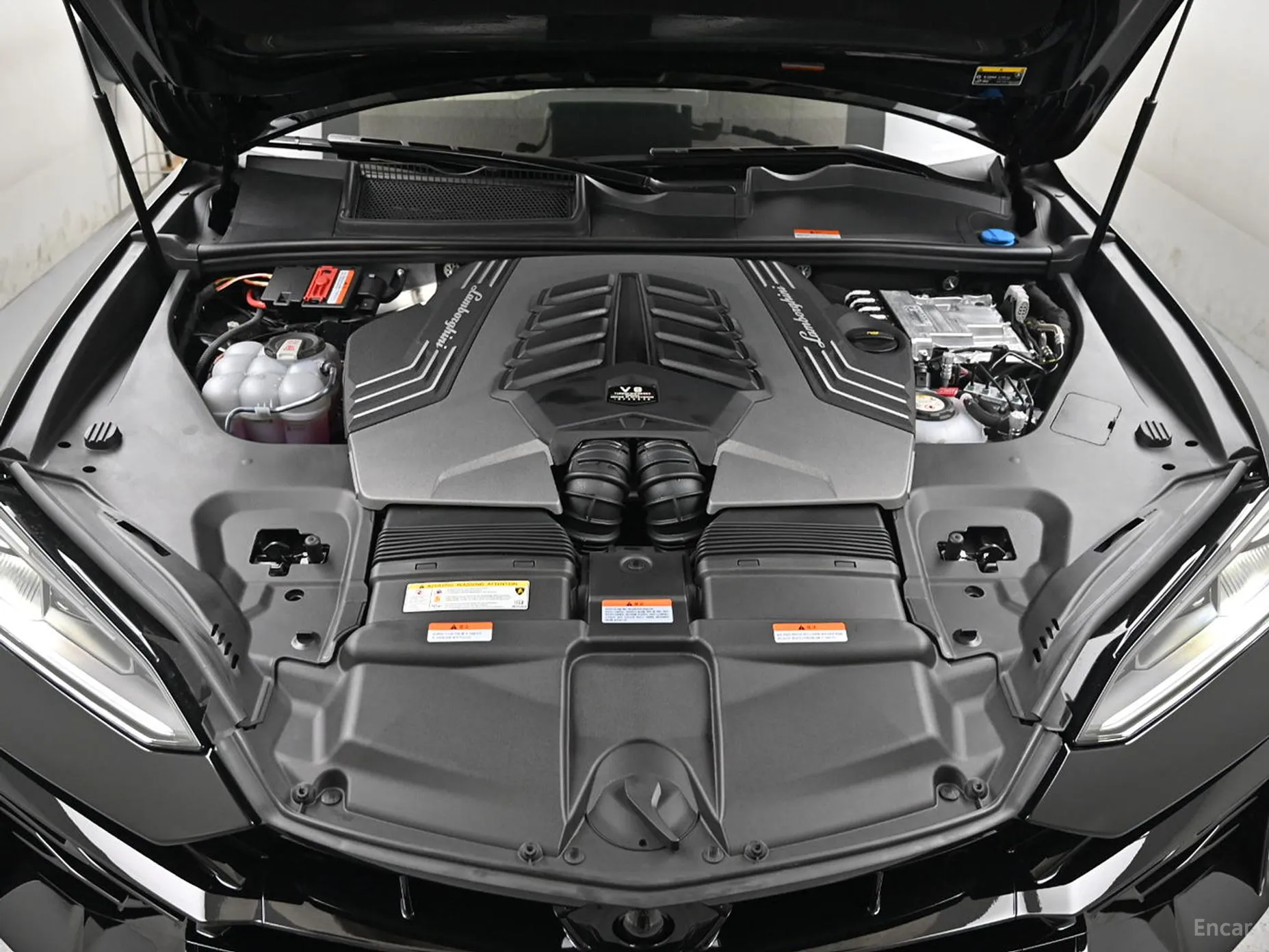 Lamborghini Urus превью 6