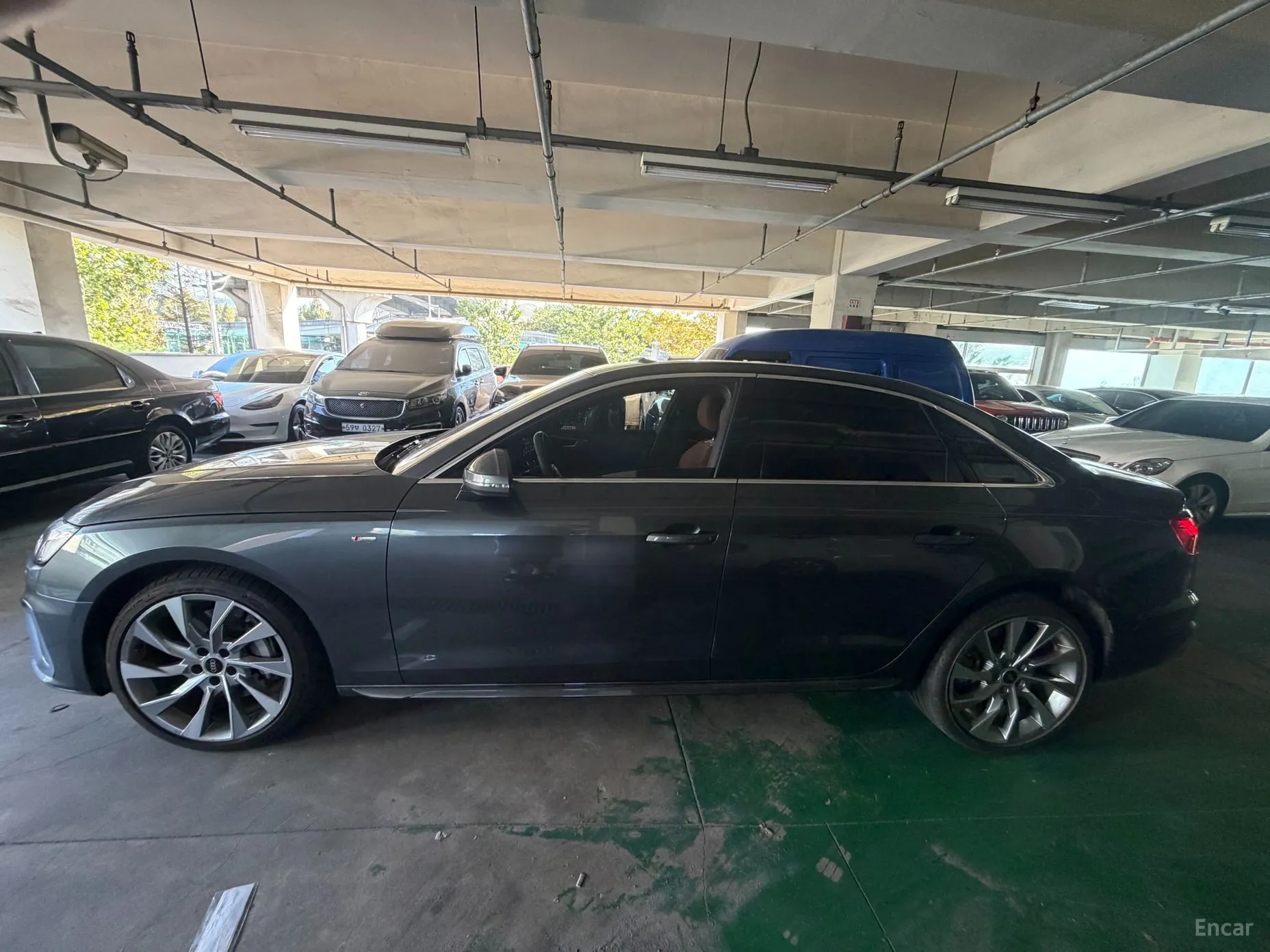 Audi A4 (B9) превью 3