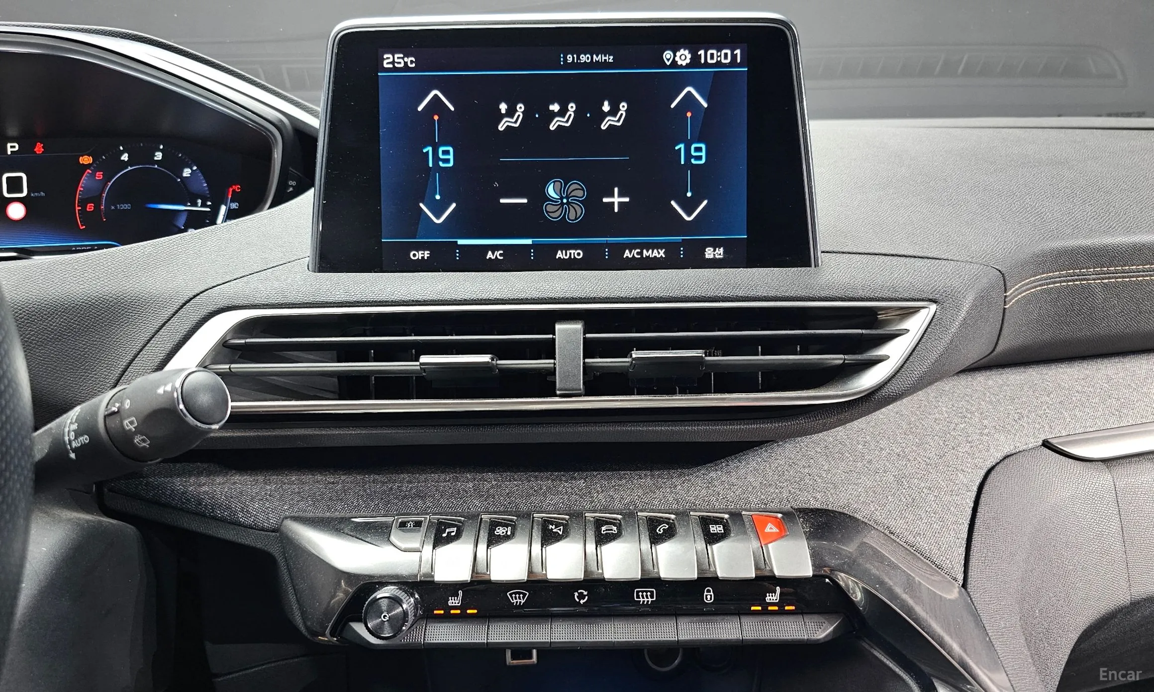 Peugeot 3008 2nd generation превью 14