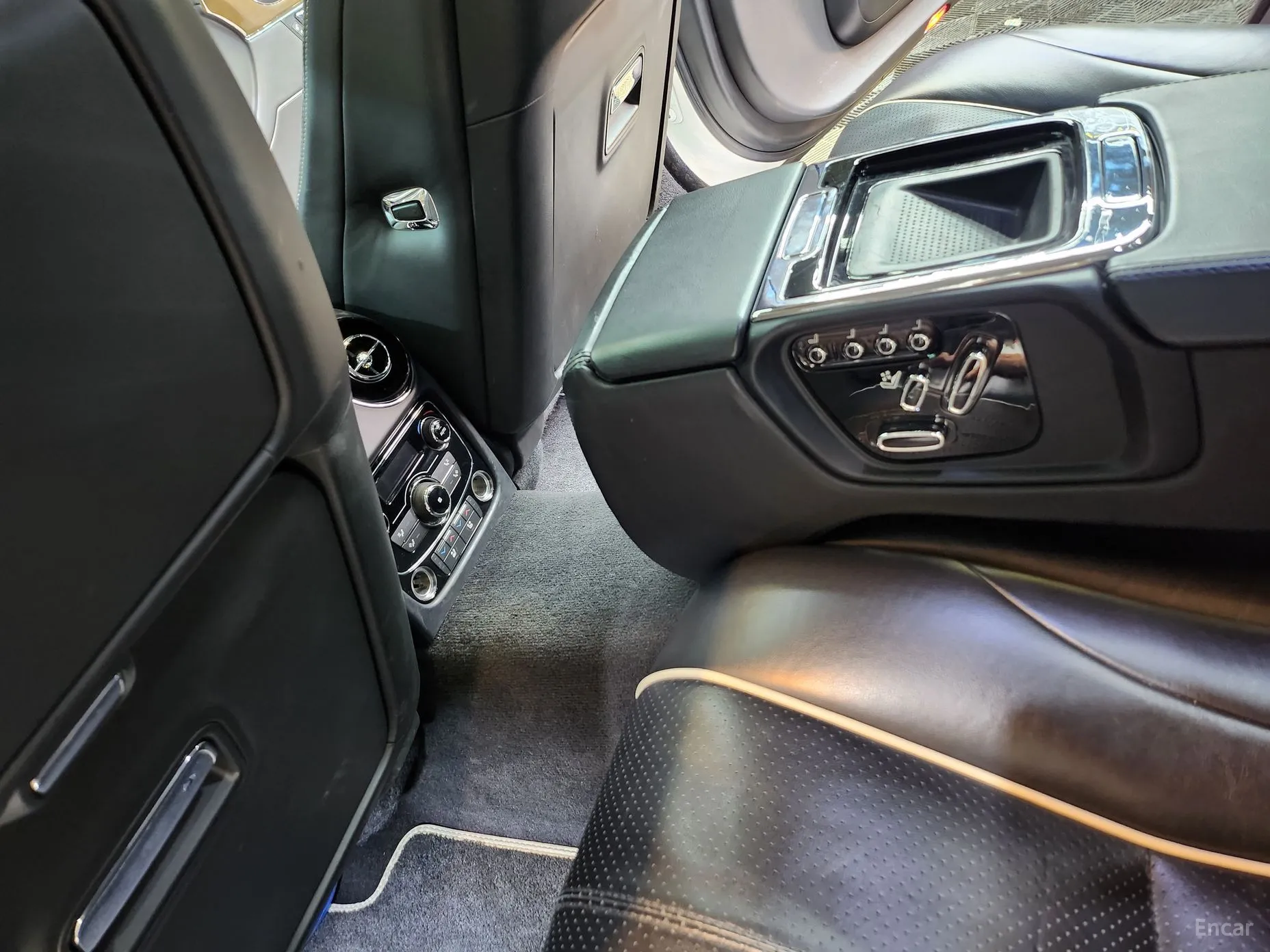 Jaguar All New XJ превью 16