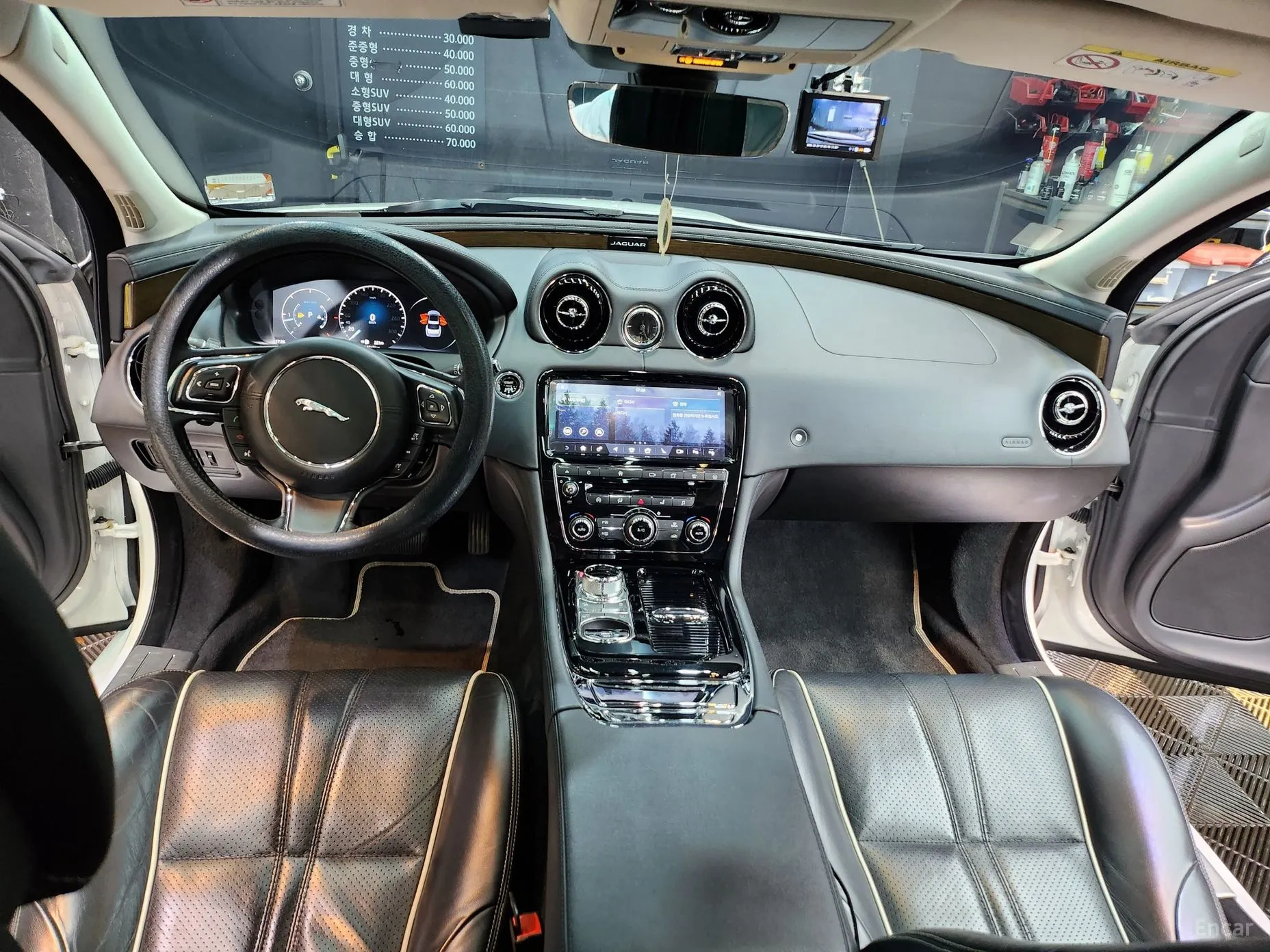 Jaguar All New XJ превью 7