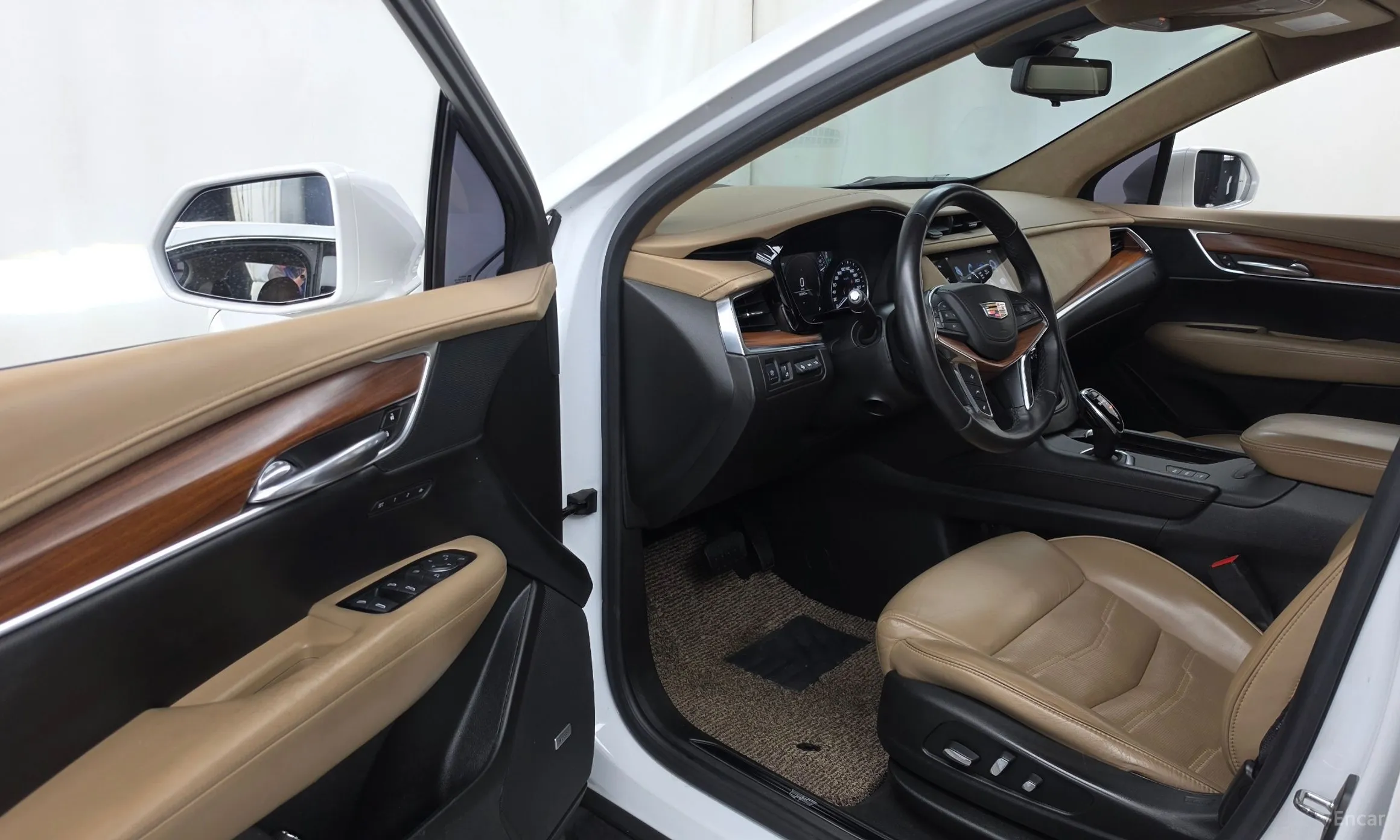 Cadillac XT5 превью 10