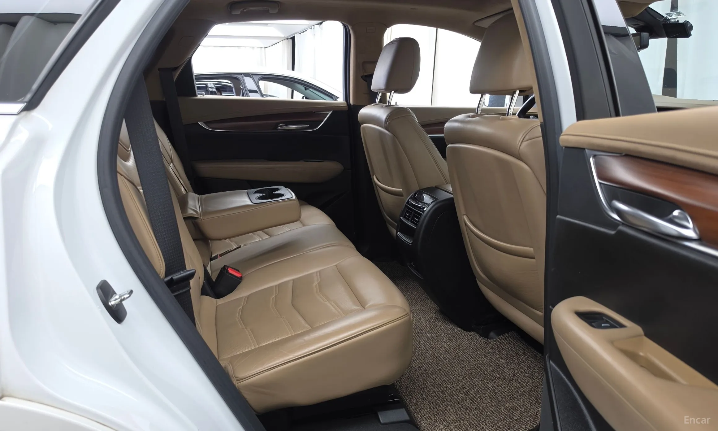 Cadillac XT5 превью 12