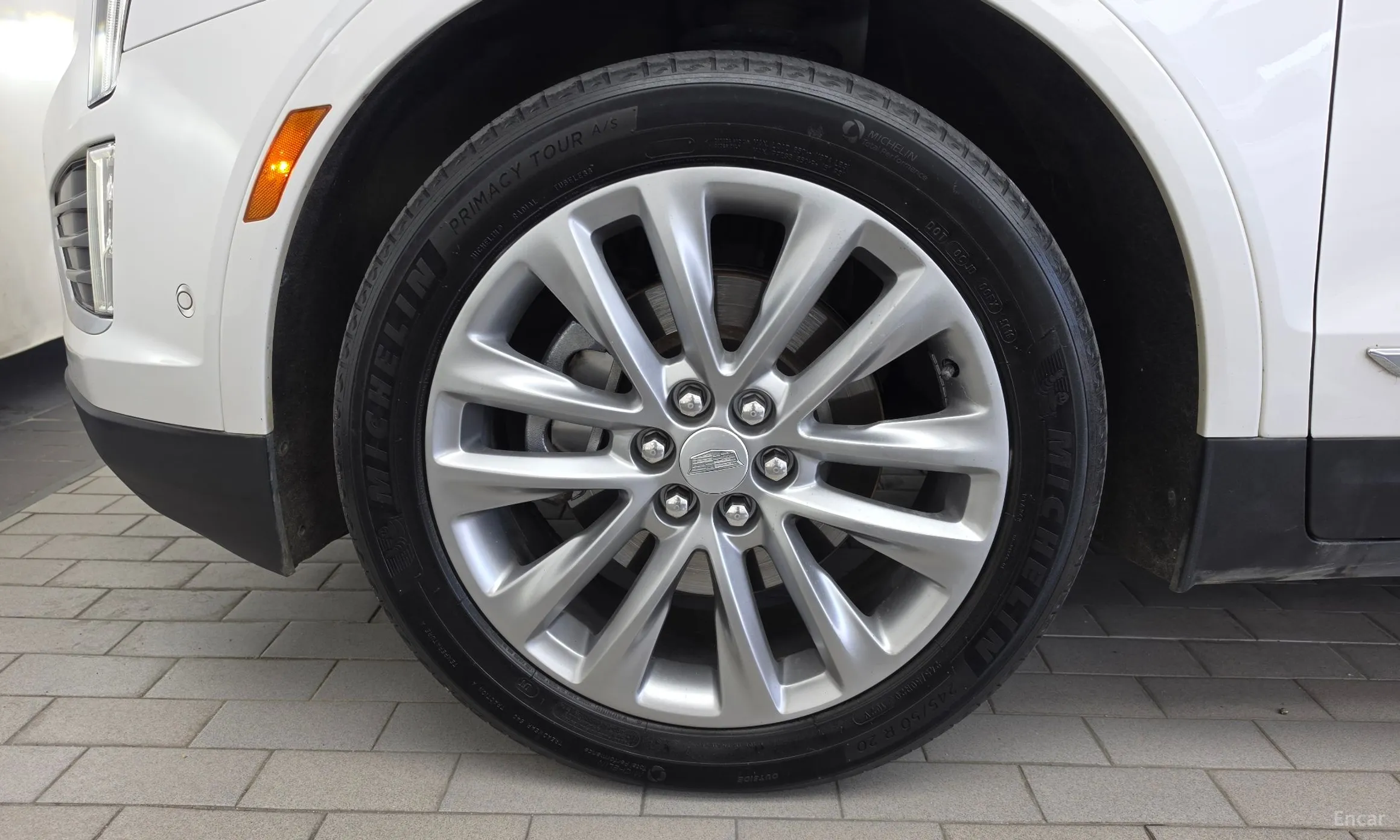 Cadillac XT5 превью 5