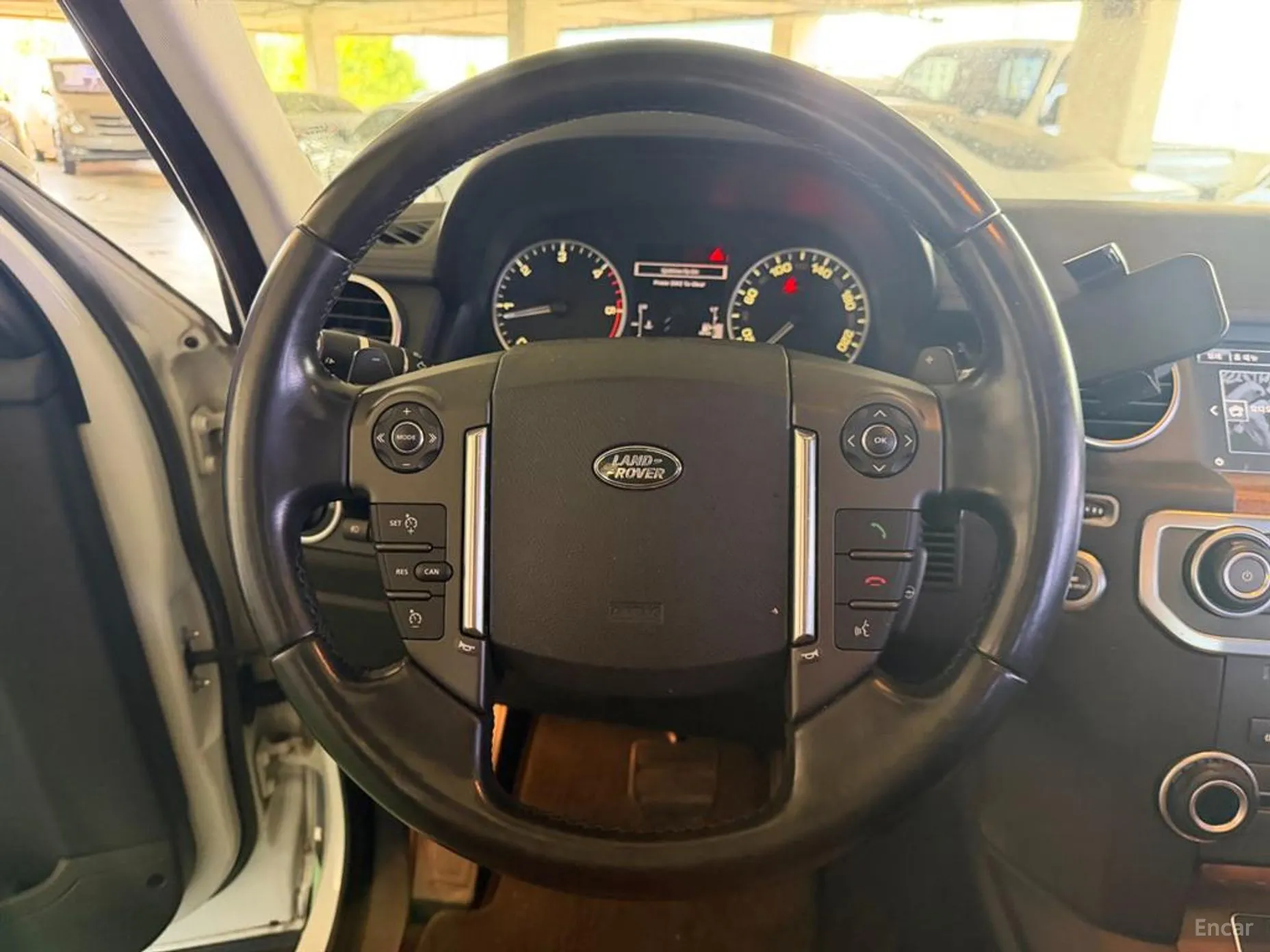 Land Rover Discovery 4 превью 10
