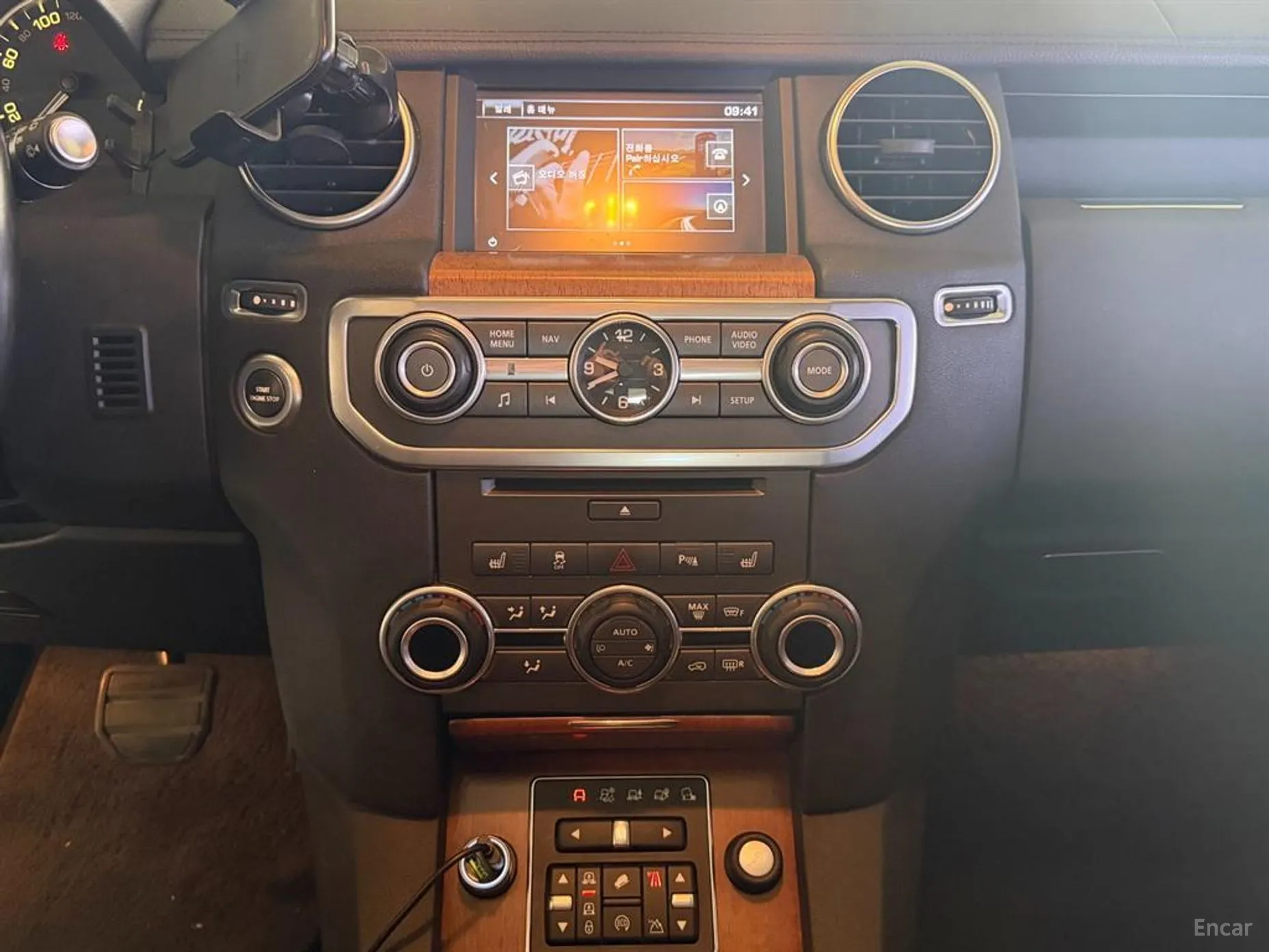 Land Rover Discovery 4 превью 12