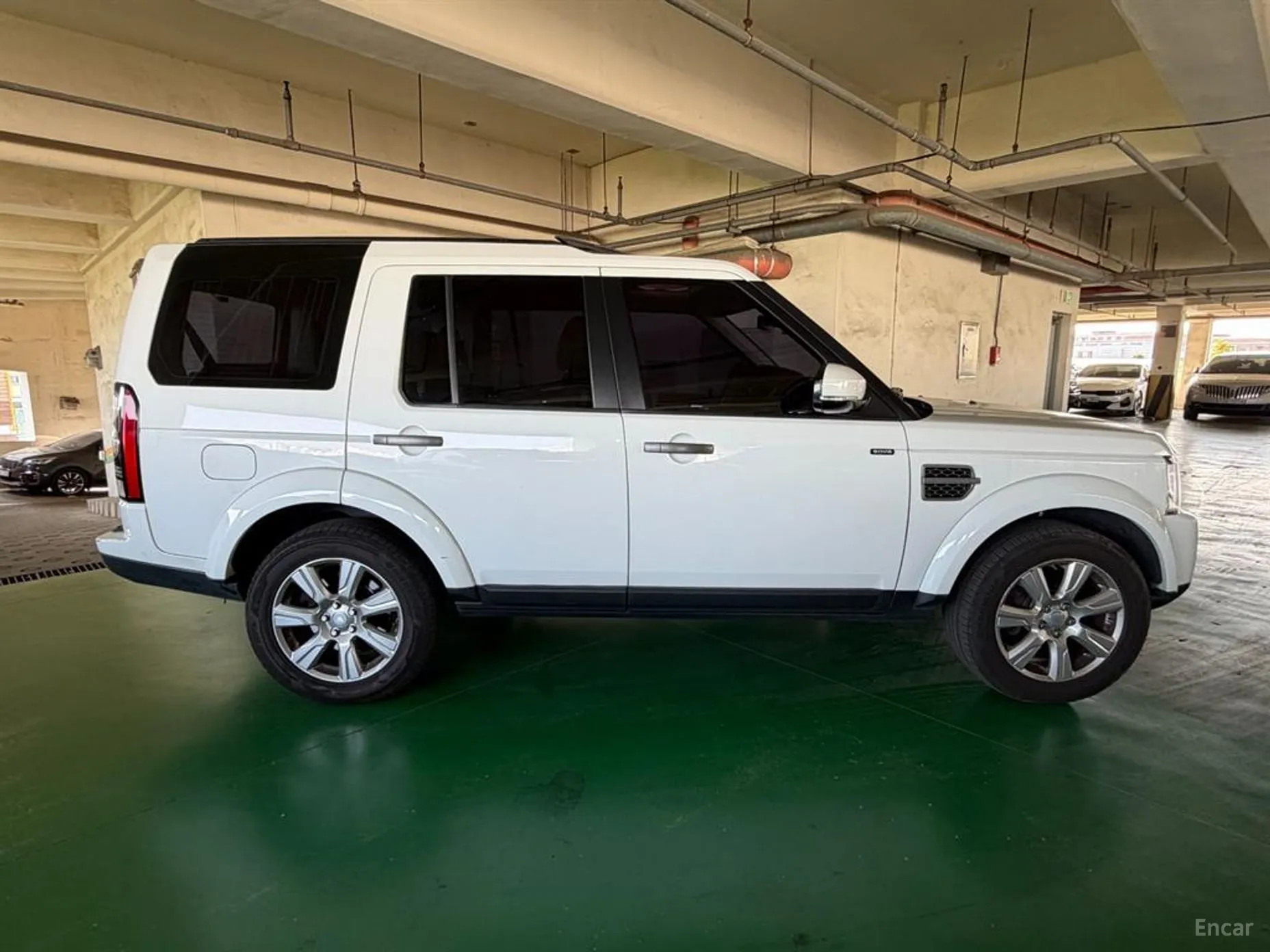 Land Rover Discovery 4 превью 5