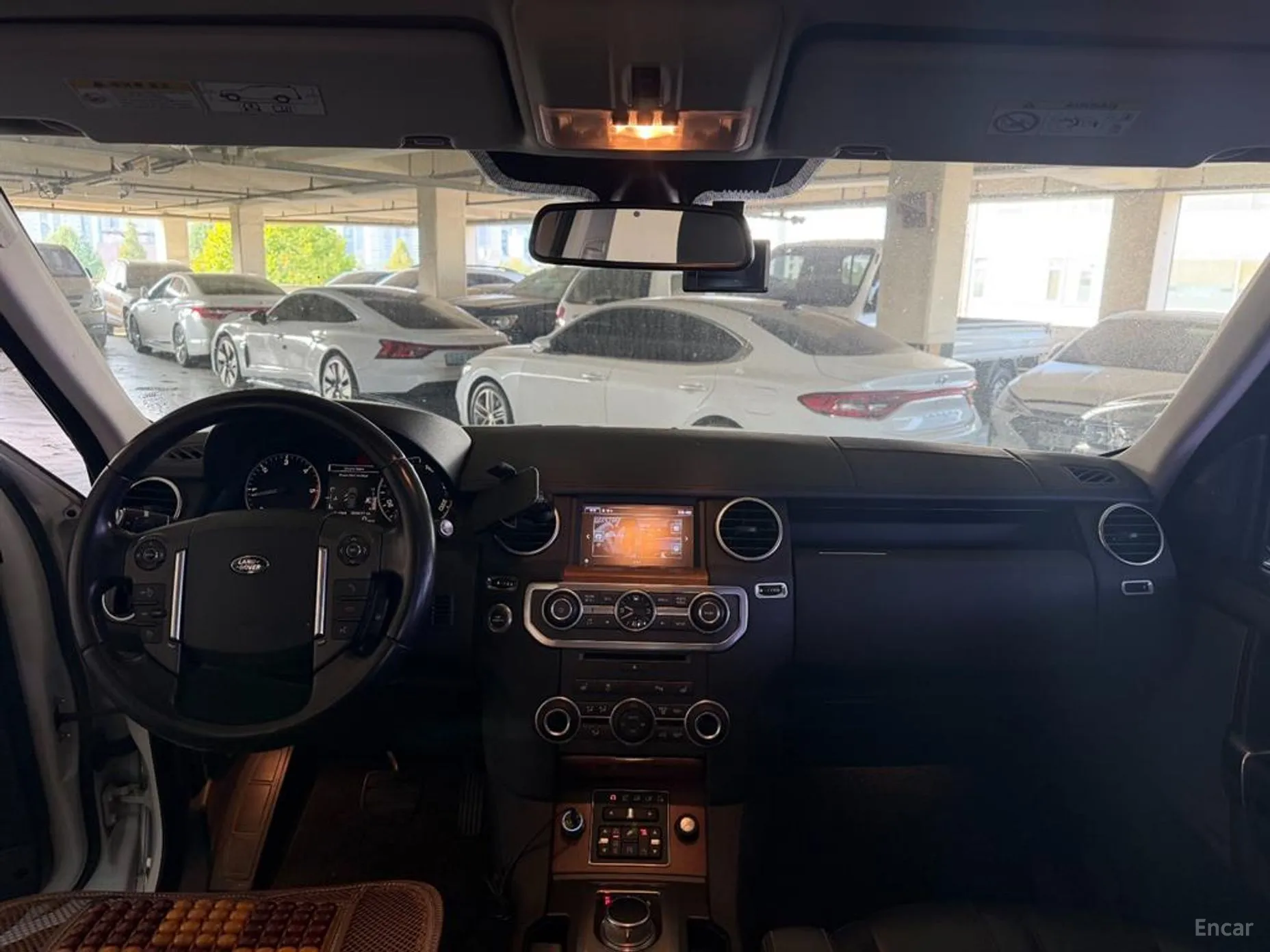 Land Rover Discovery 4 превью 9