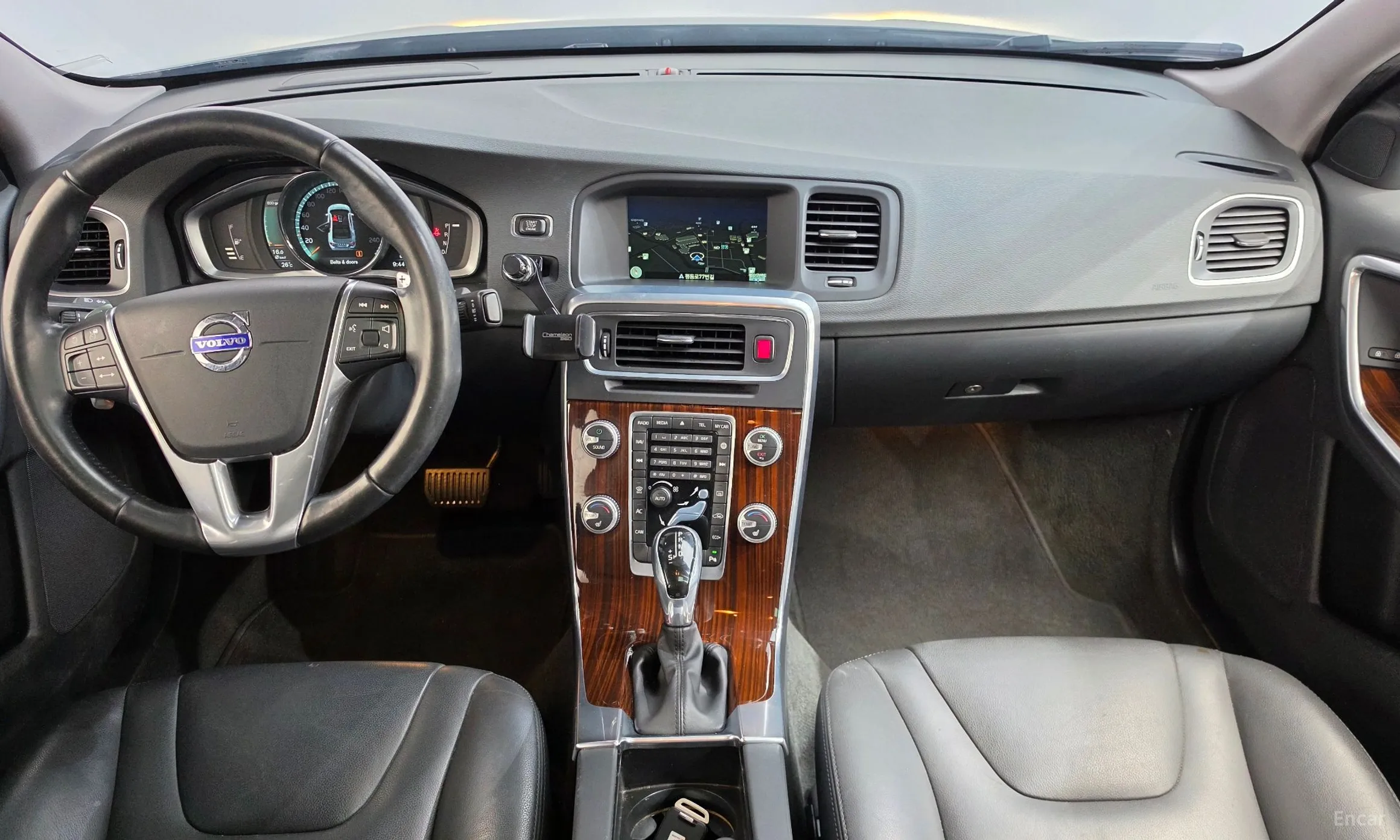 Volvo S60 превью 7