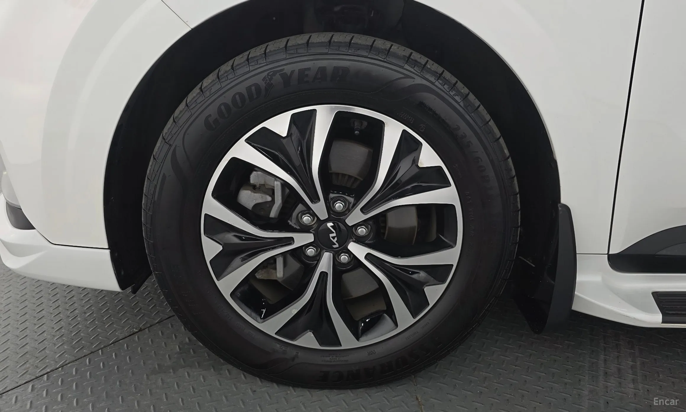 Kia Carnival Gen 4 превью 5