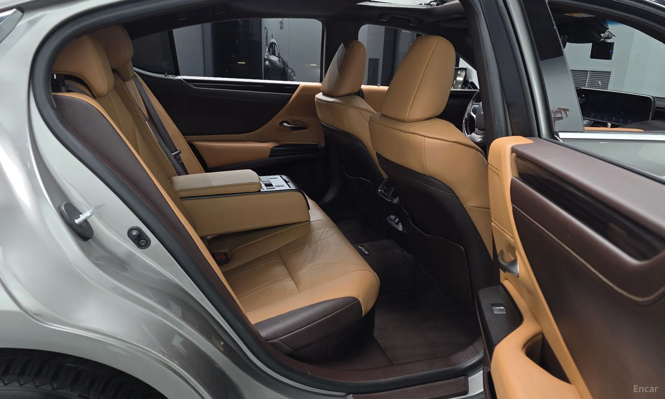 Lexus ES300h 7th Generation превью 12