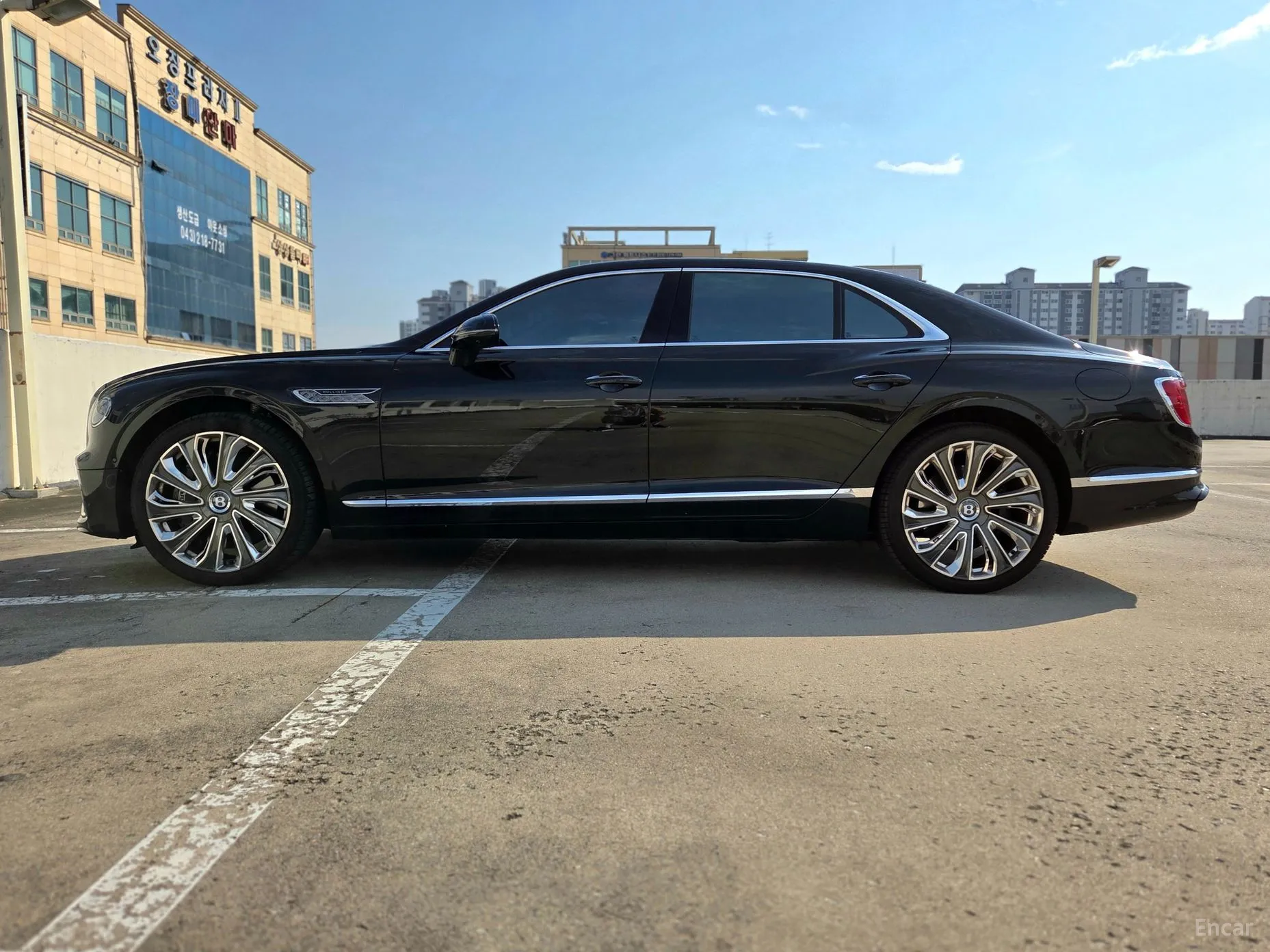 Bentley Flying Spur 4th Generation превью 3