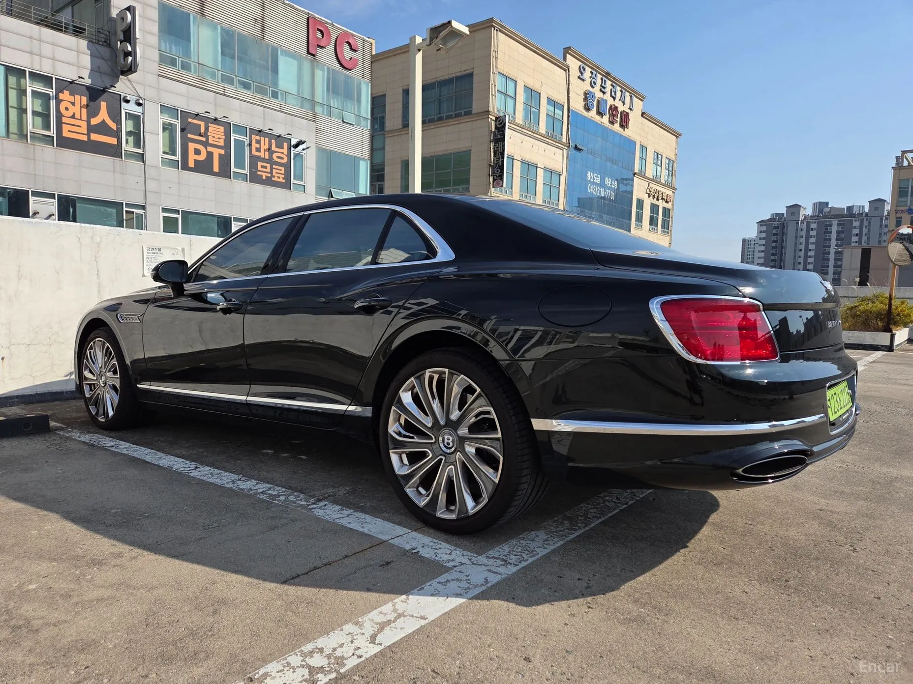Bentley Flying Spur 4th Generation превью 6