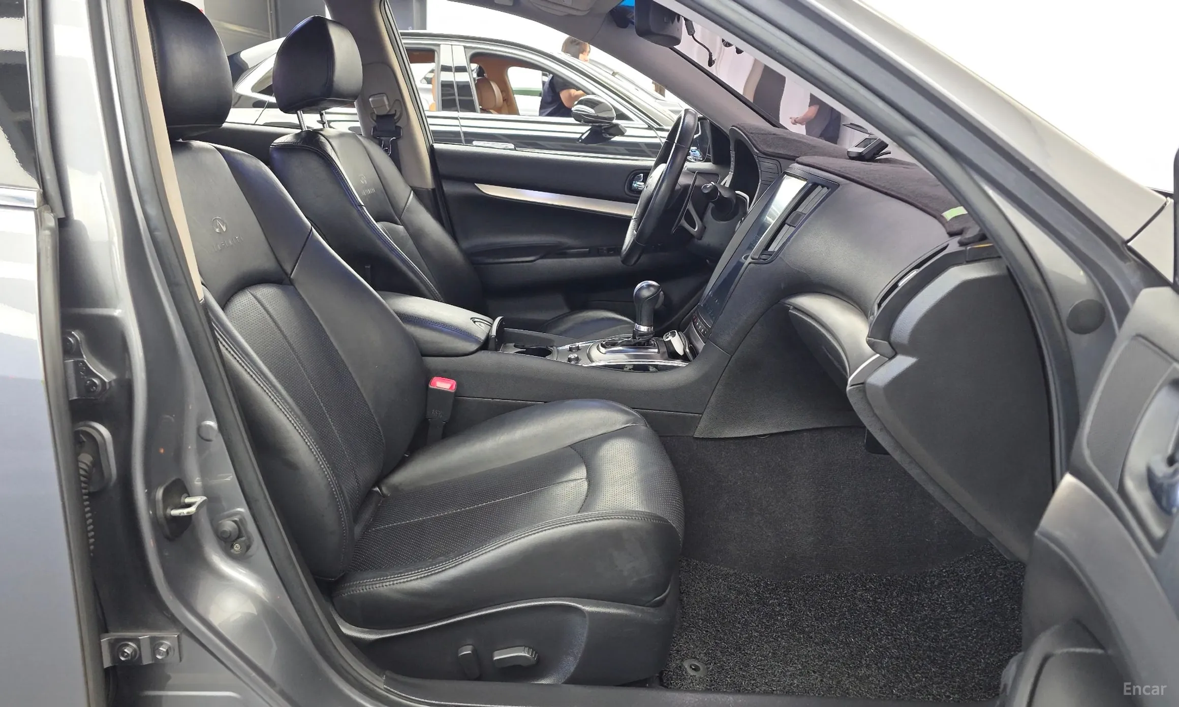 Infiniti G37 превью 11
