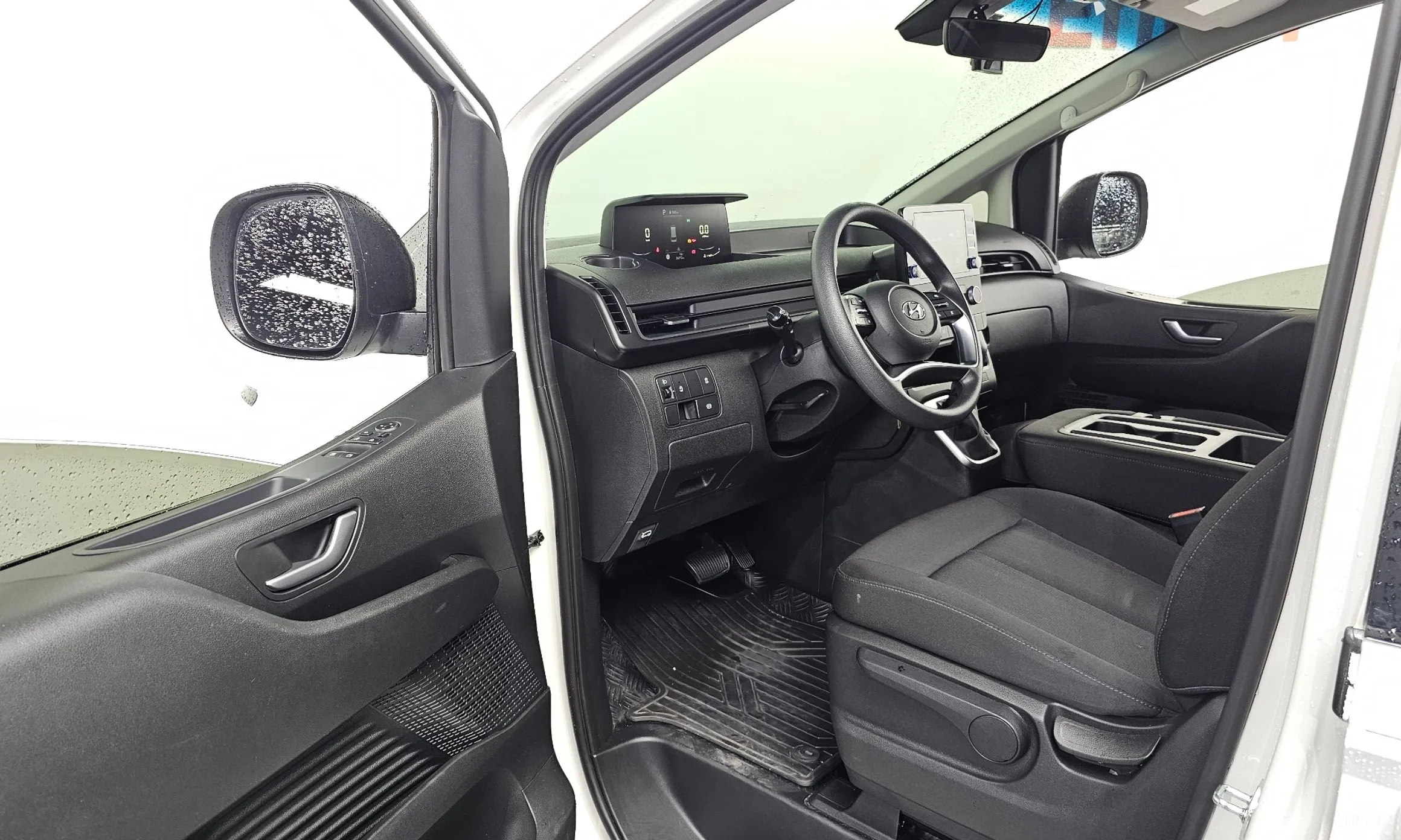 Hyundai Staria превью 10