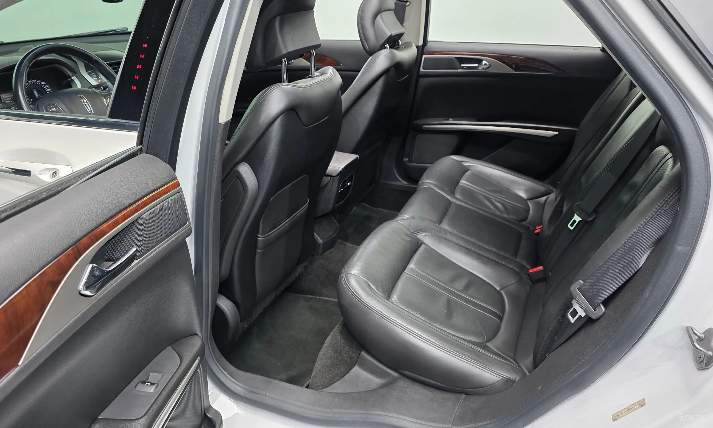 Lincoln New MKZ превью 12