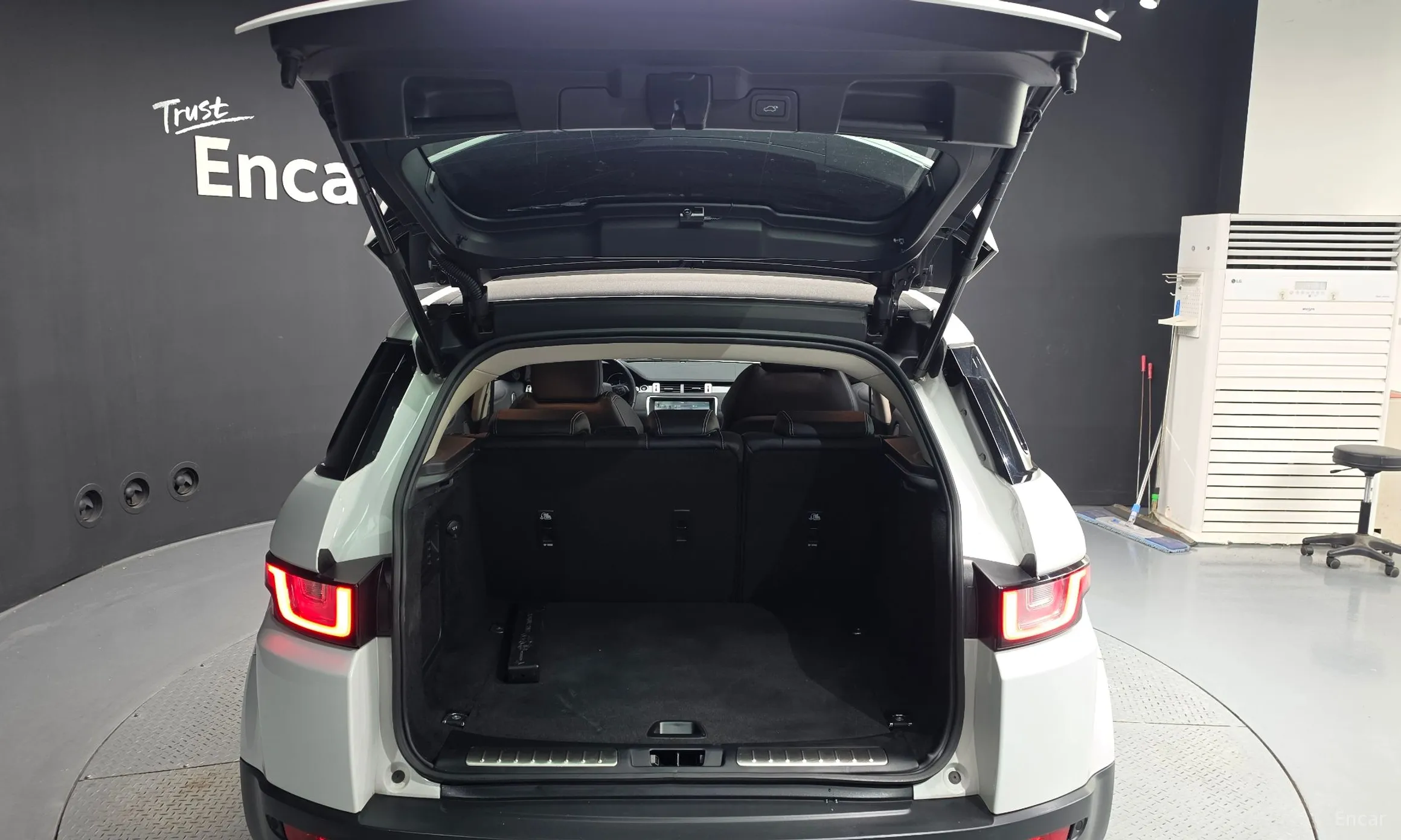 Land Rover Range Rover Evoque превью 20