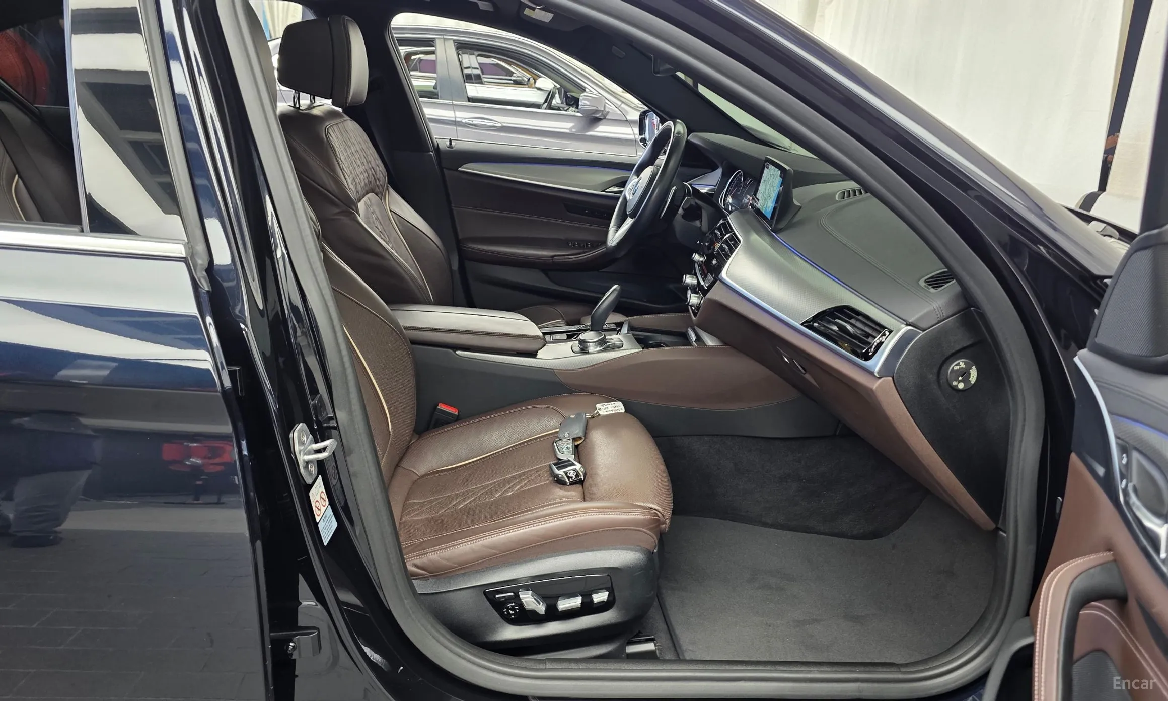 BMW 5 Series (G30) превью 11
