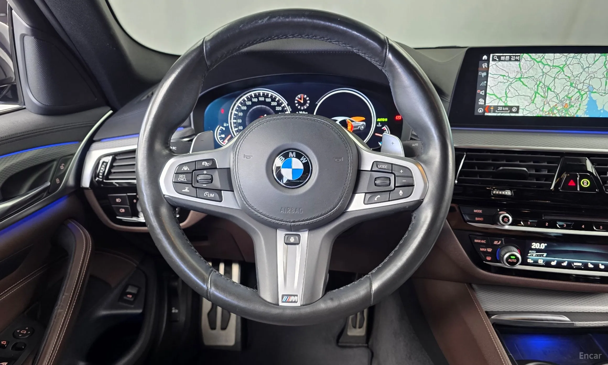 BMW 5 Series (G30) превью 13
