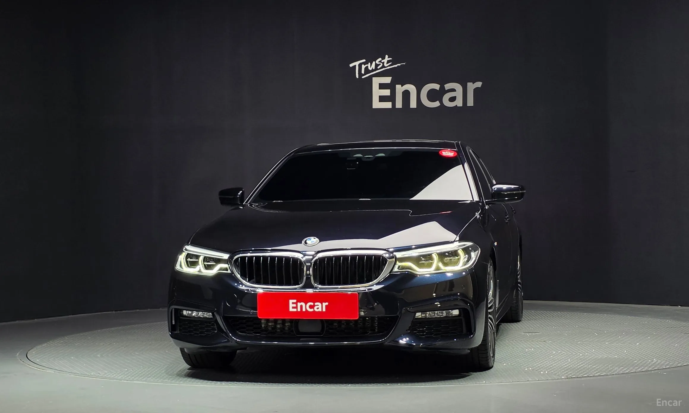 BMW 5 Series (G30) превью 3