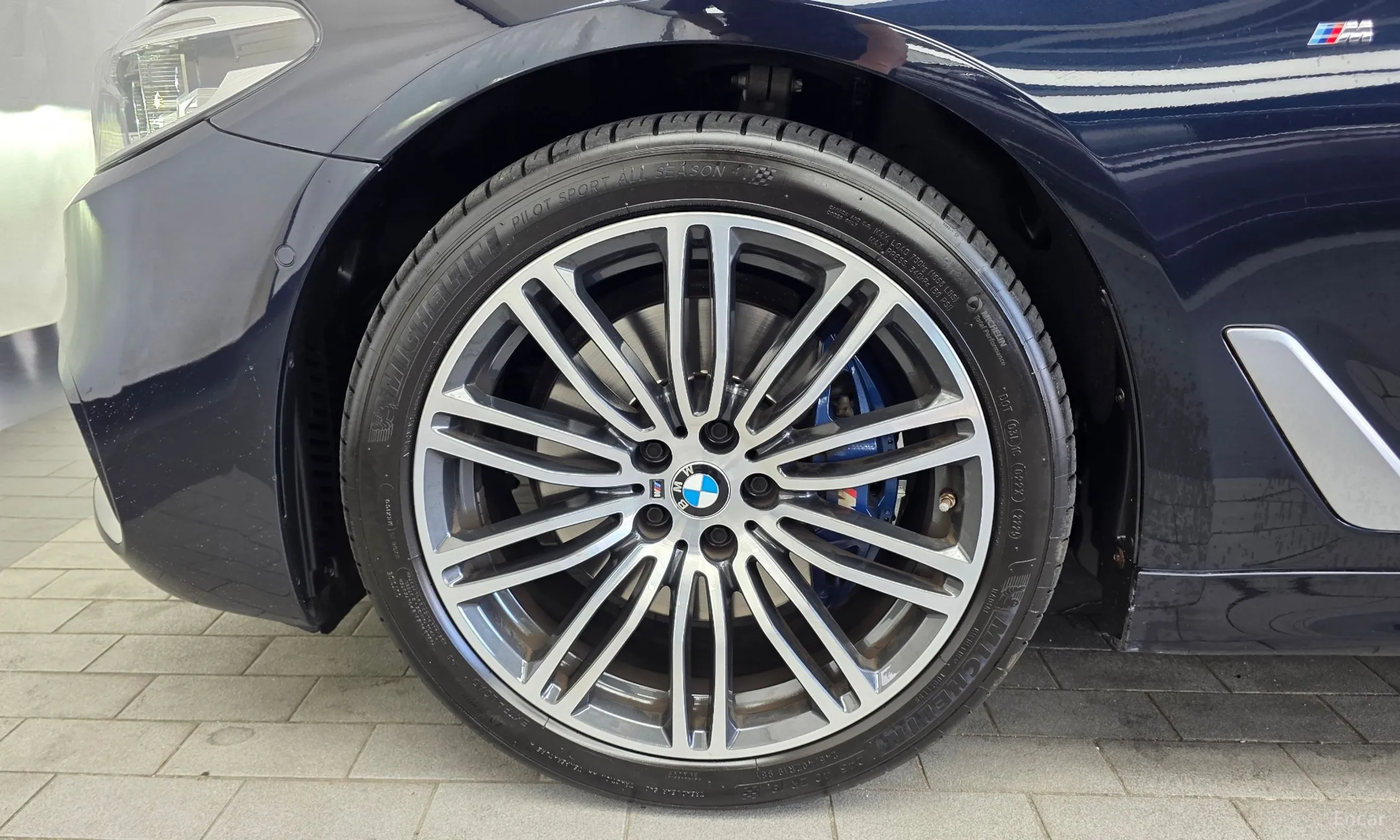 BMW 5 Series (G30) превью 5