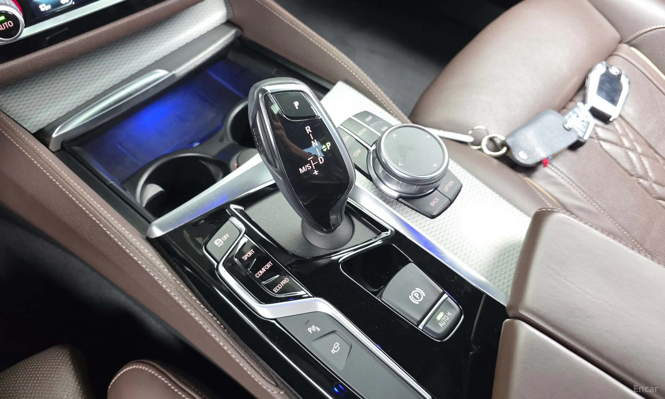 BMW 5 Series (G30) превью 9