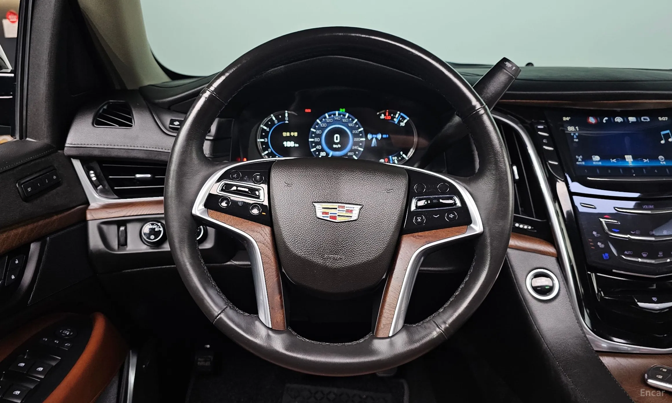 Cadillac Escalade превью 12