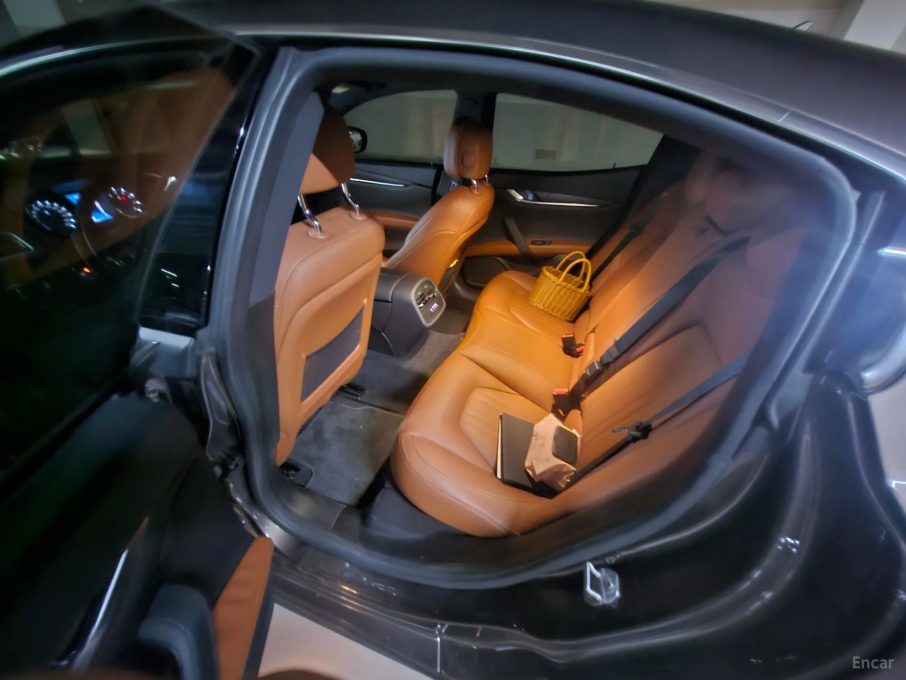 Maserati Ghibli превью 11