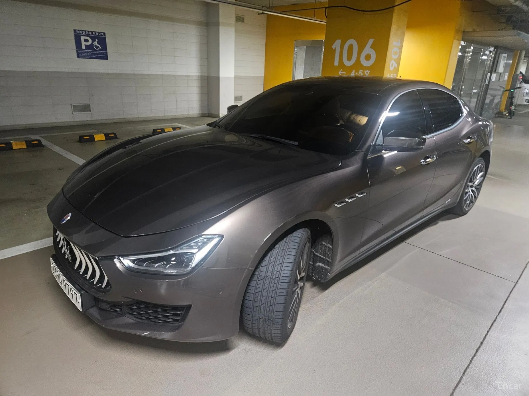 Maserati Ghibli превью 5
