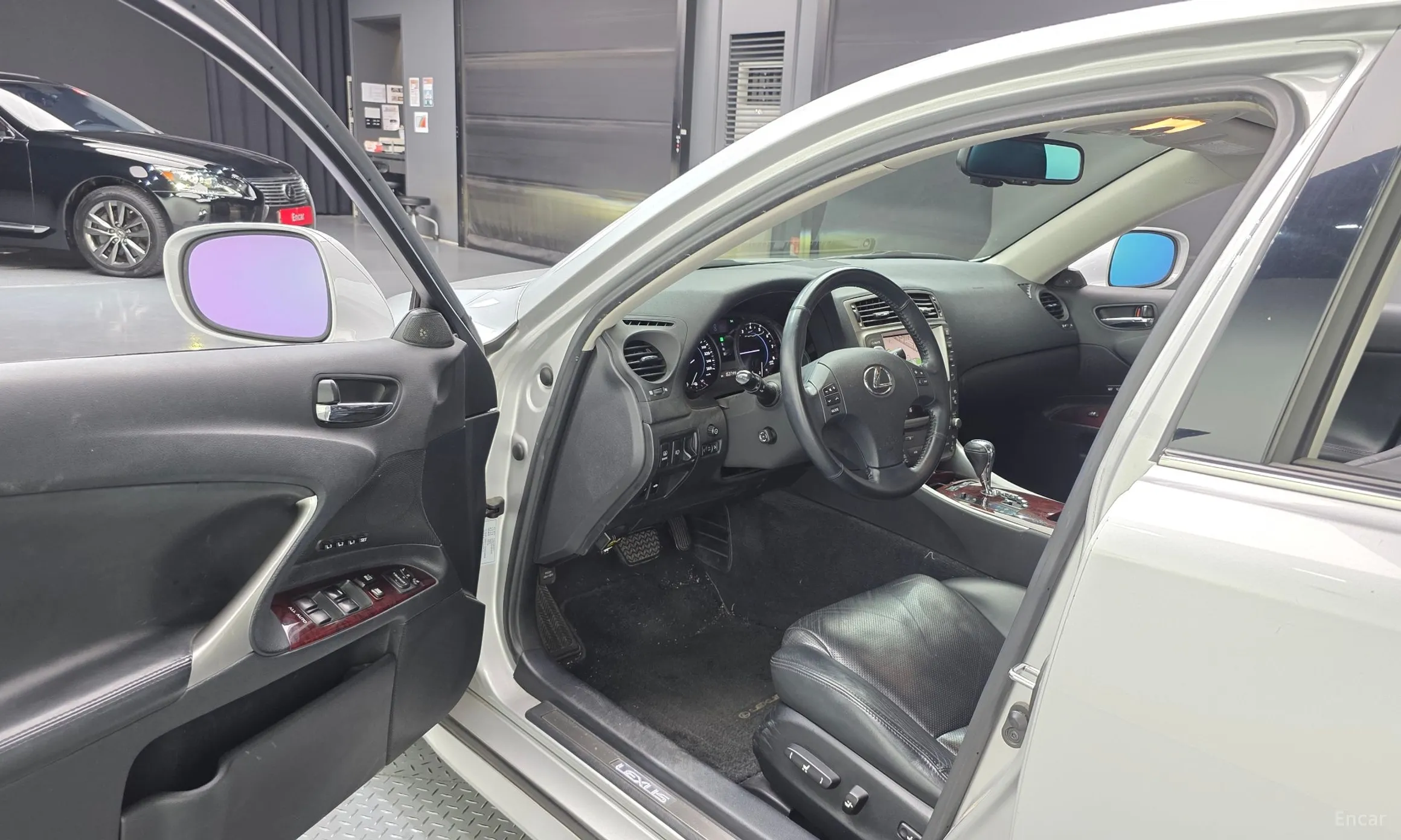 Lexus IS250 превью 10