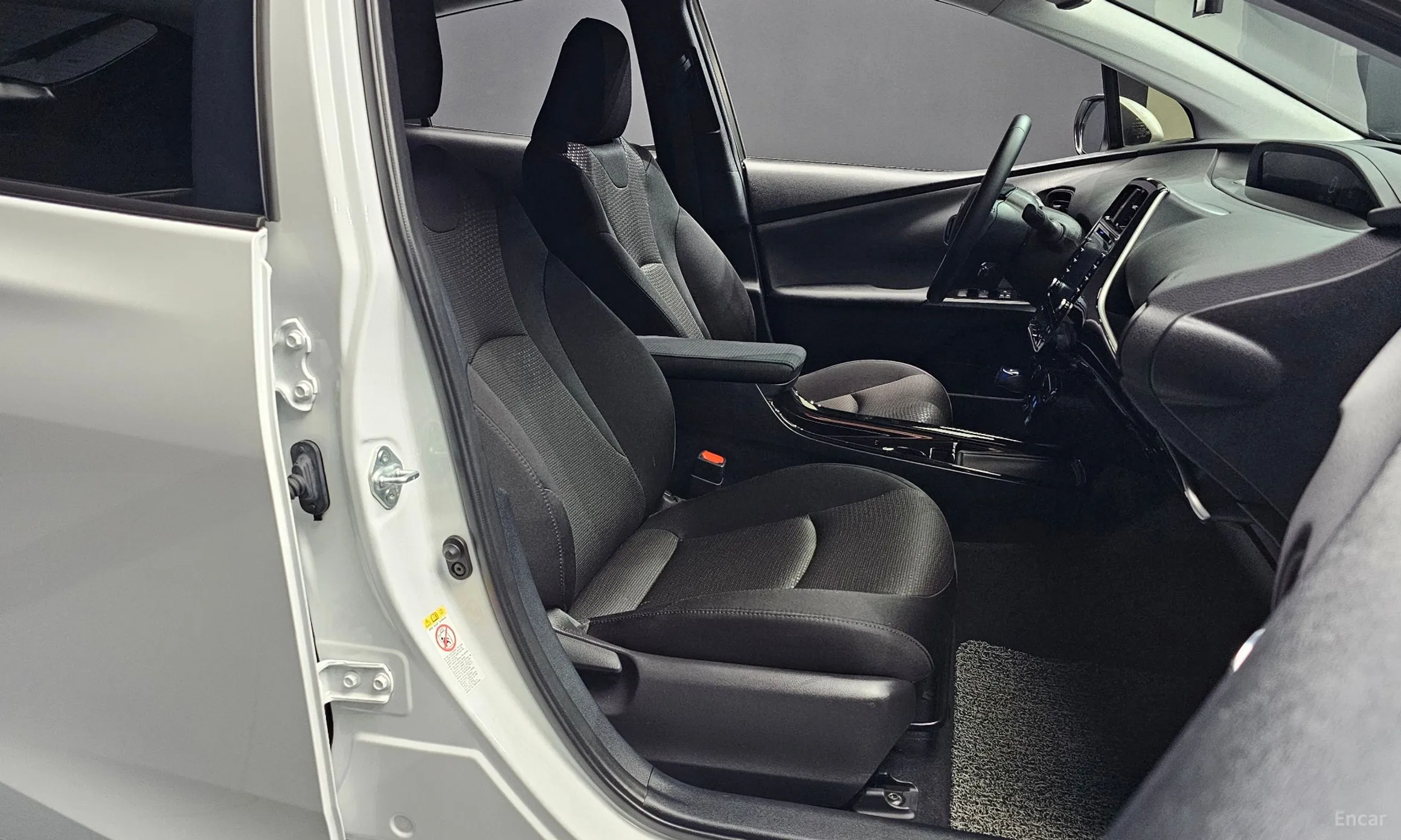 Toyota Prius 4th Generation превью 12