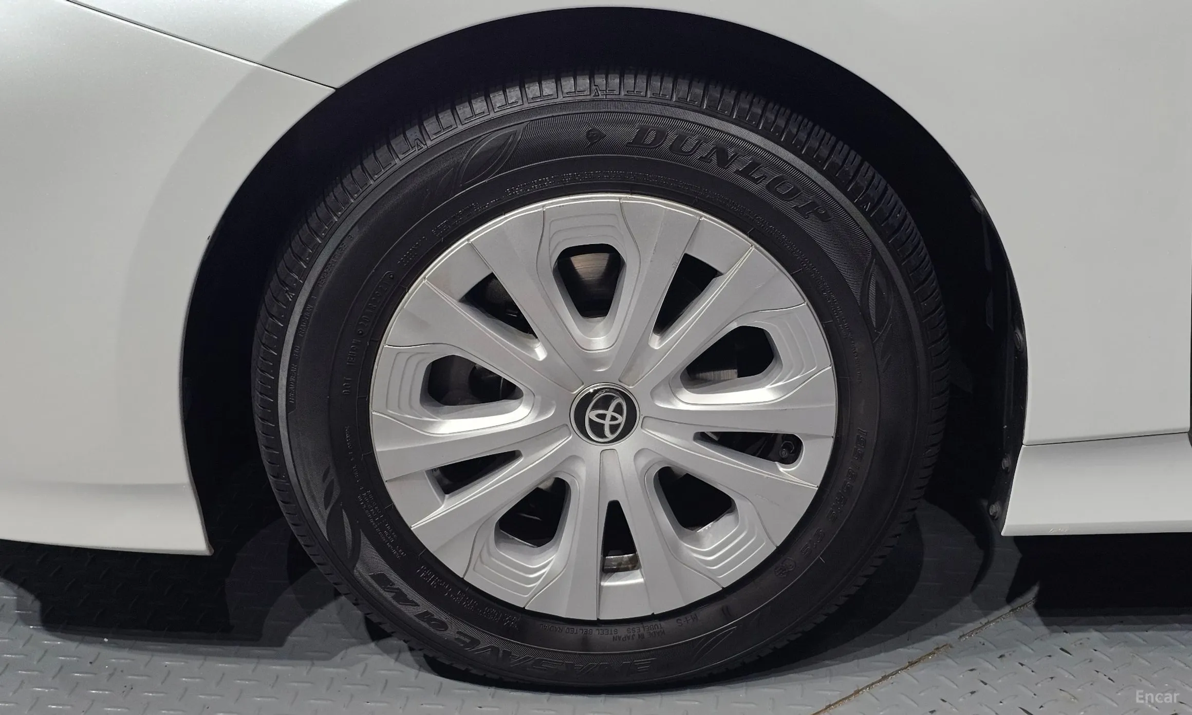 Toyota Prius 4th Generation превью 5