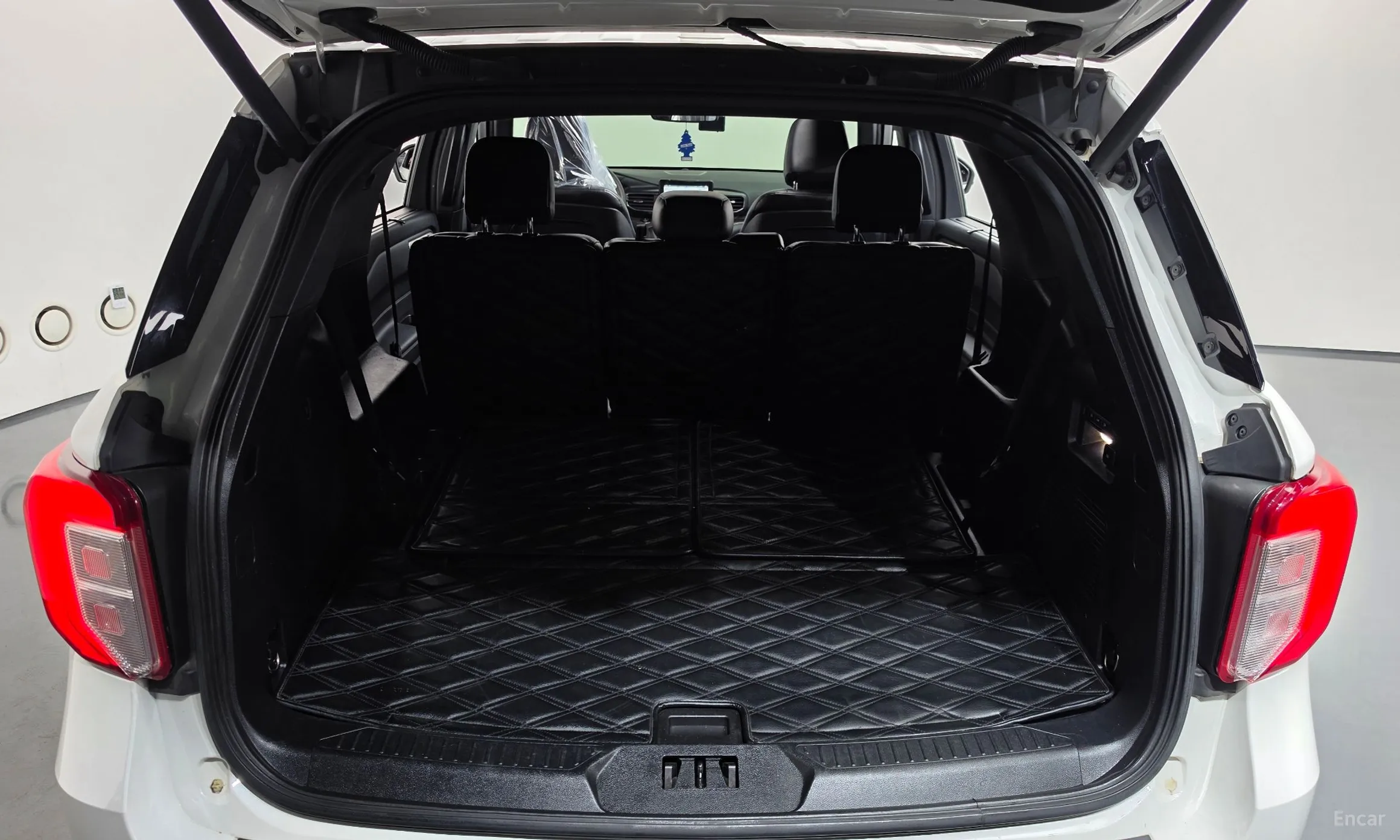 Ford Explorer 6th Generation превью 18