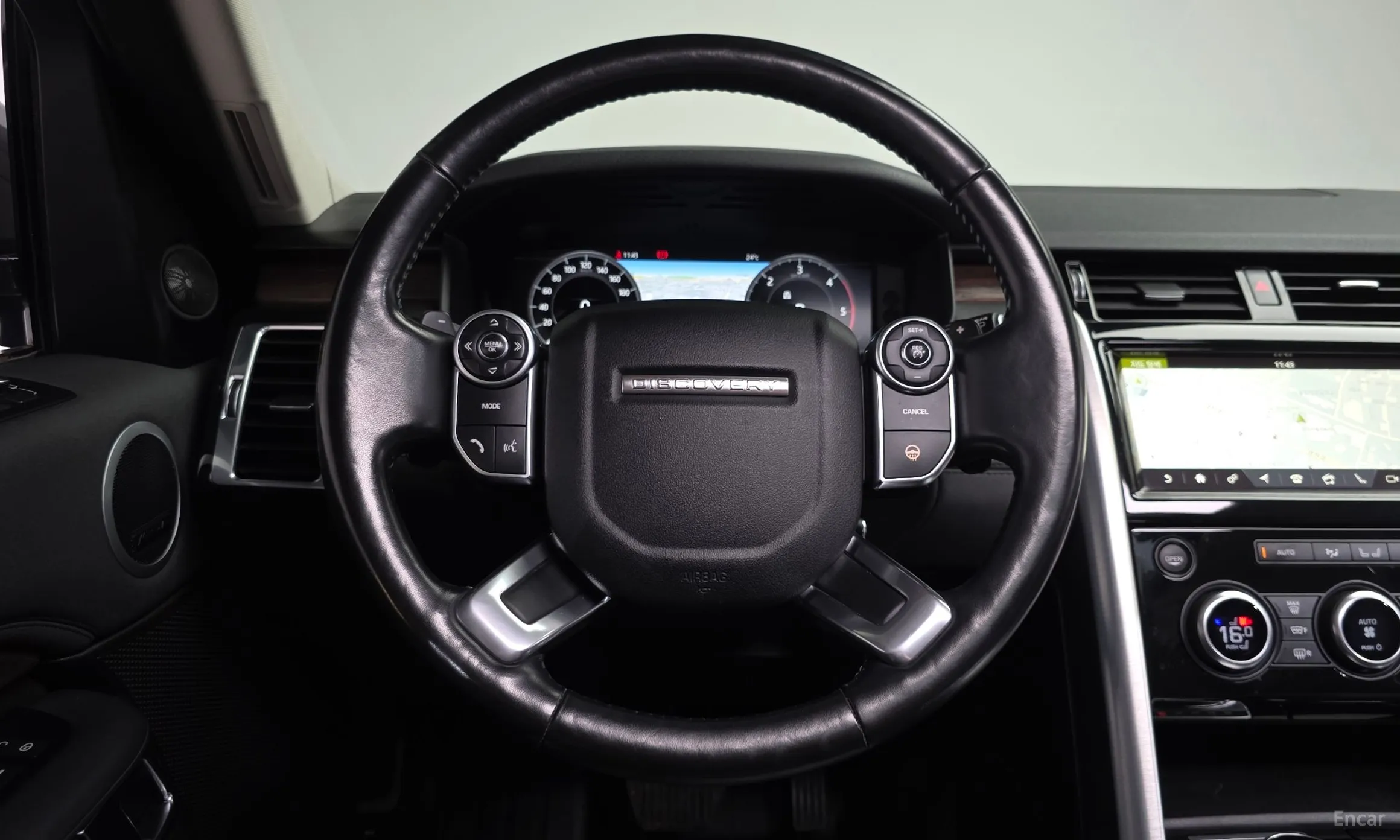Land Rover Discovery 5 превью 13