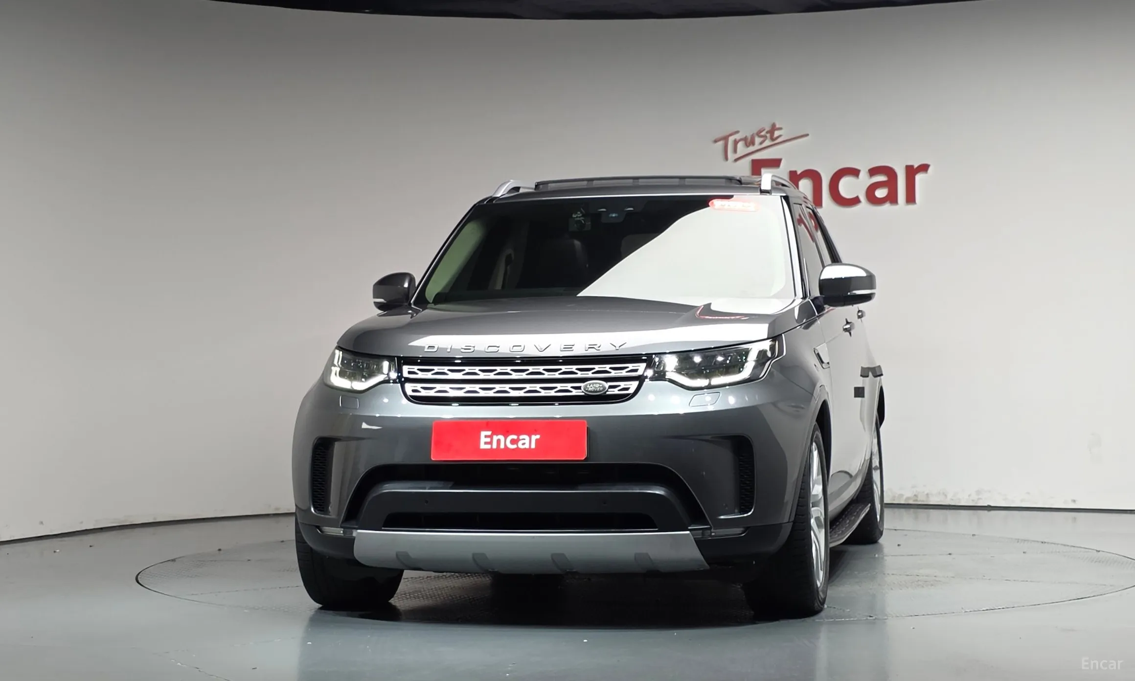 Land Rover Discovery 5 превью 3