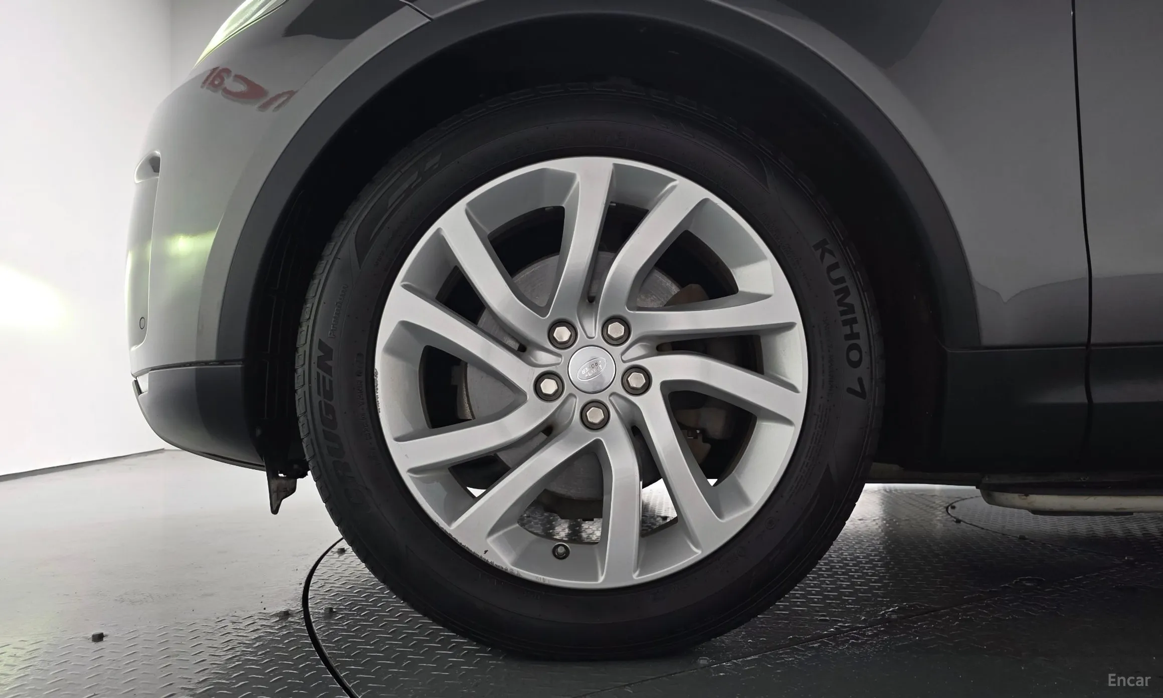 Land Rover Discovery 5 превью 5