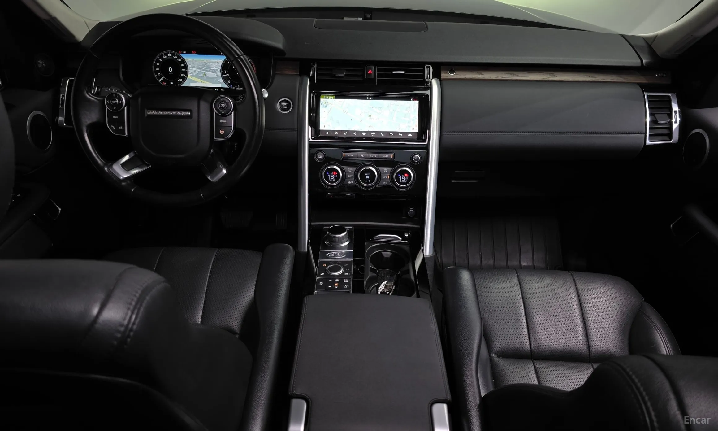 Land Rover Discovery 5 превью 7