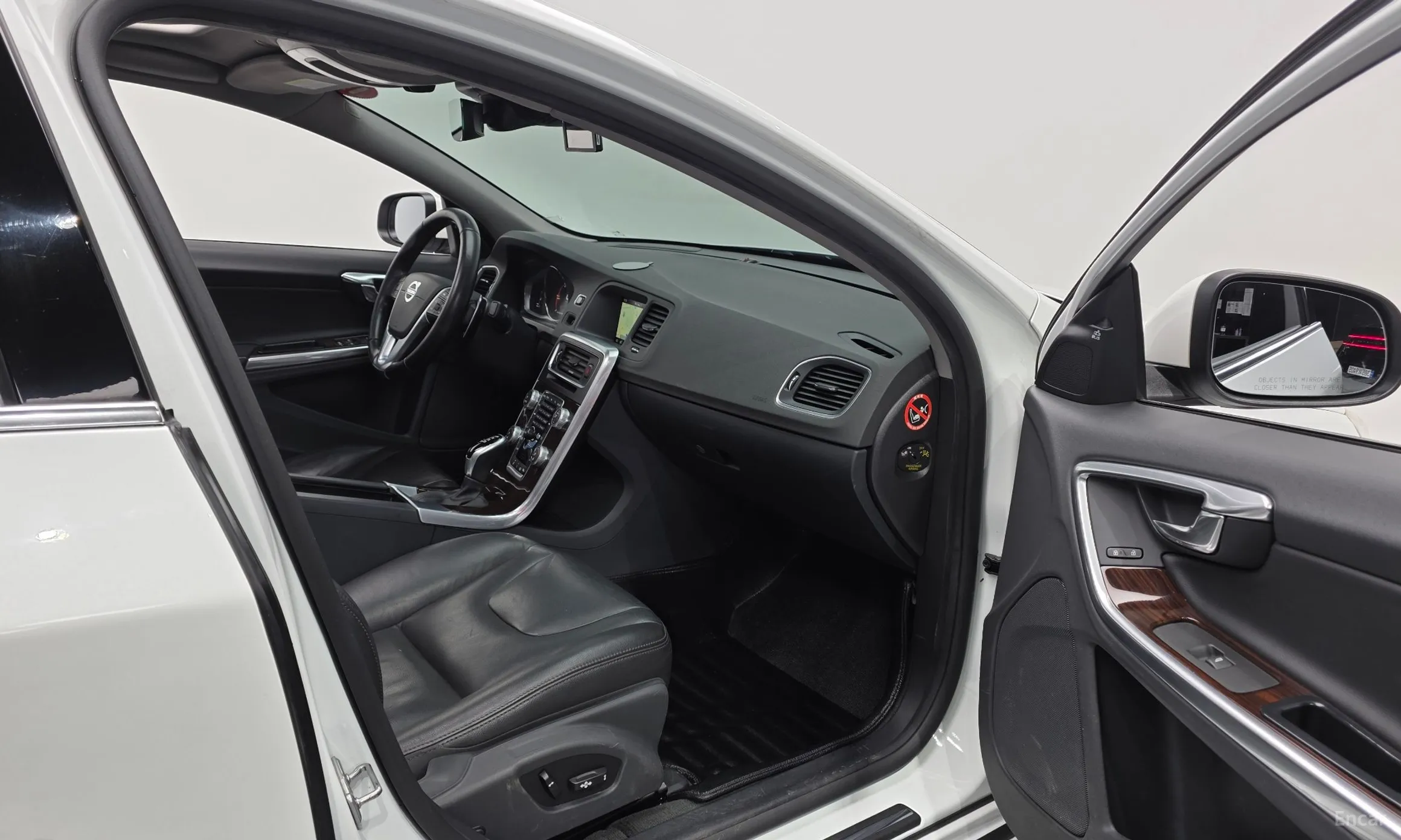 Volvo S60 превью 11