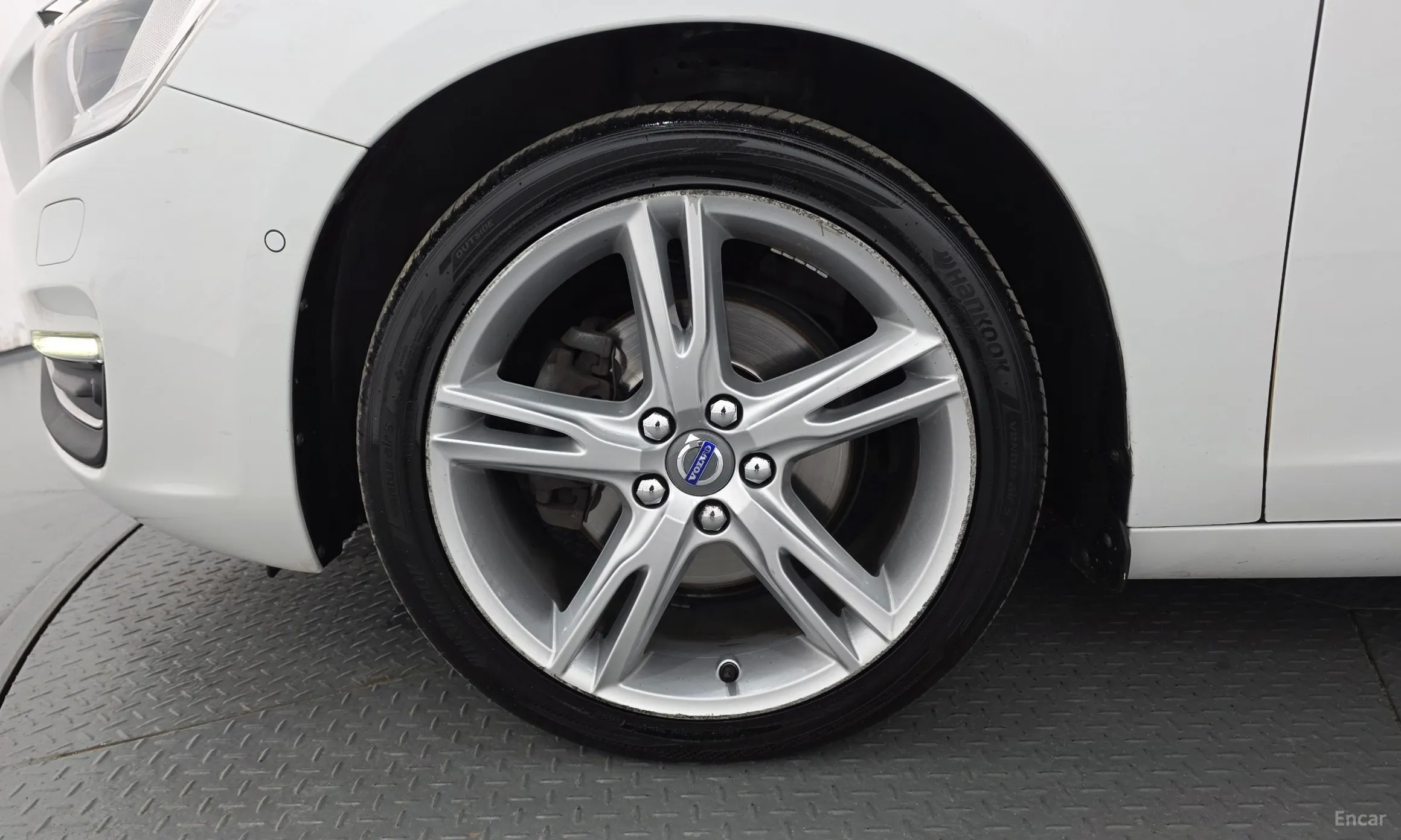 Volvo S60 превью 5