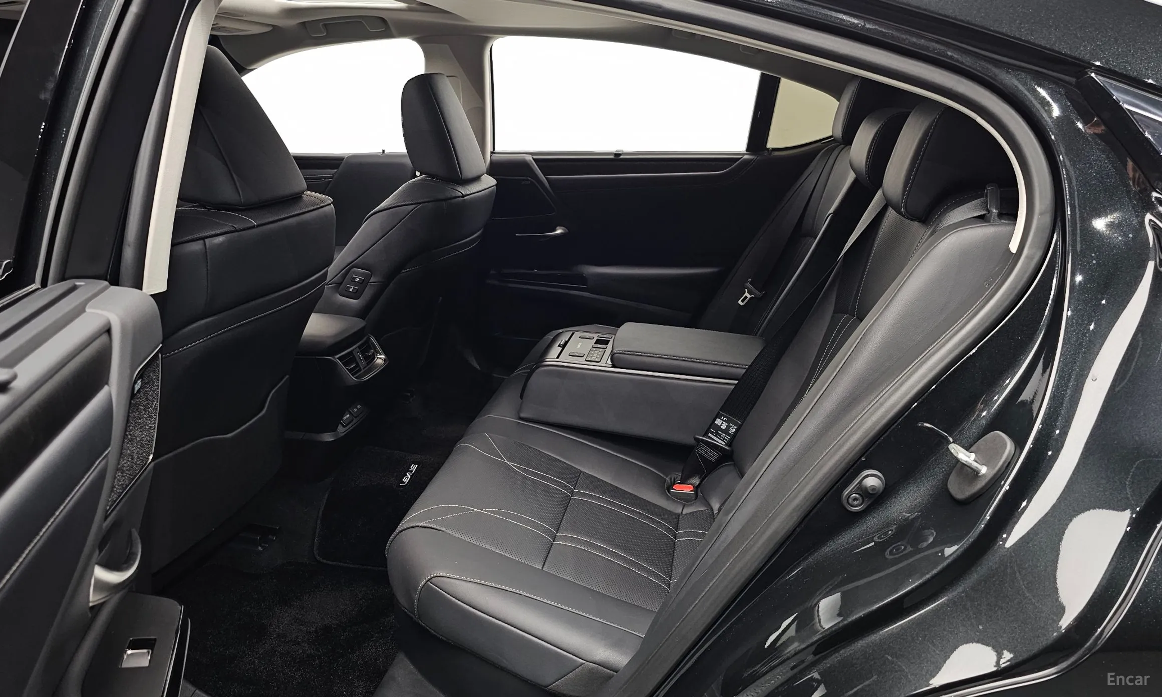 Lexus ES300h 7th Generation превью 12