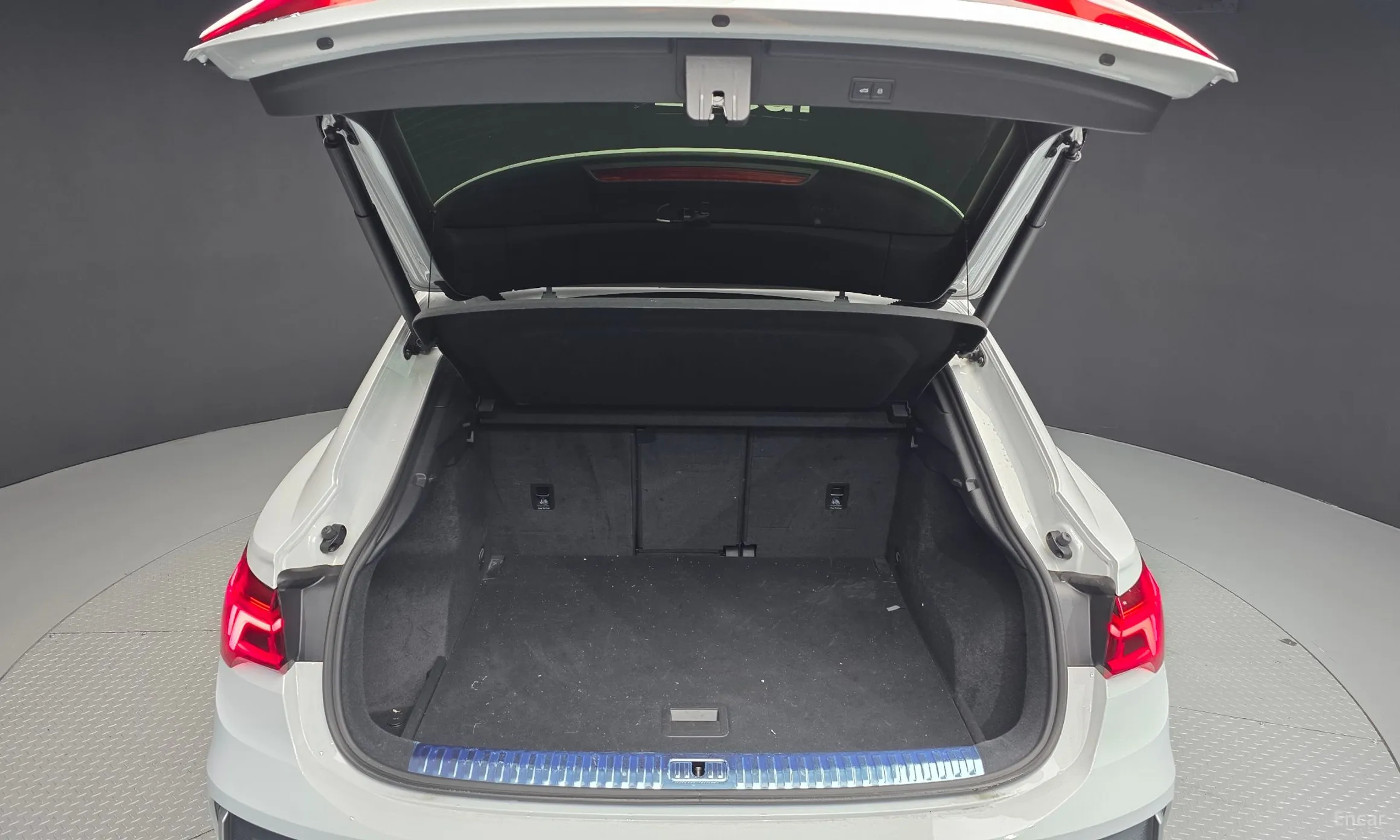 Audi Q3 (F3) превью 20