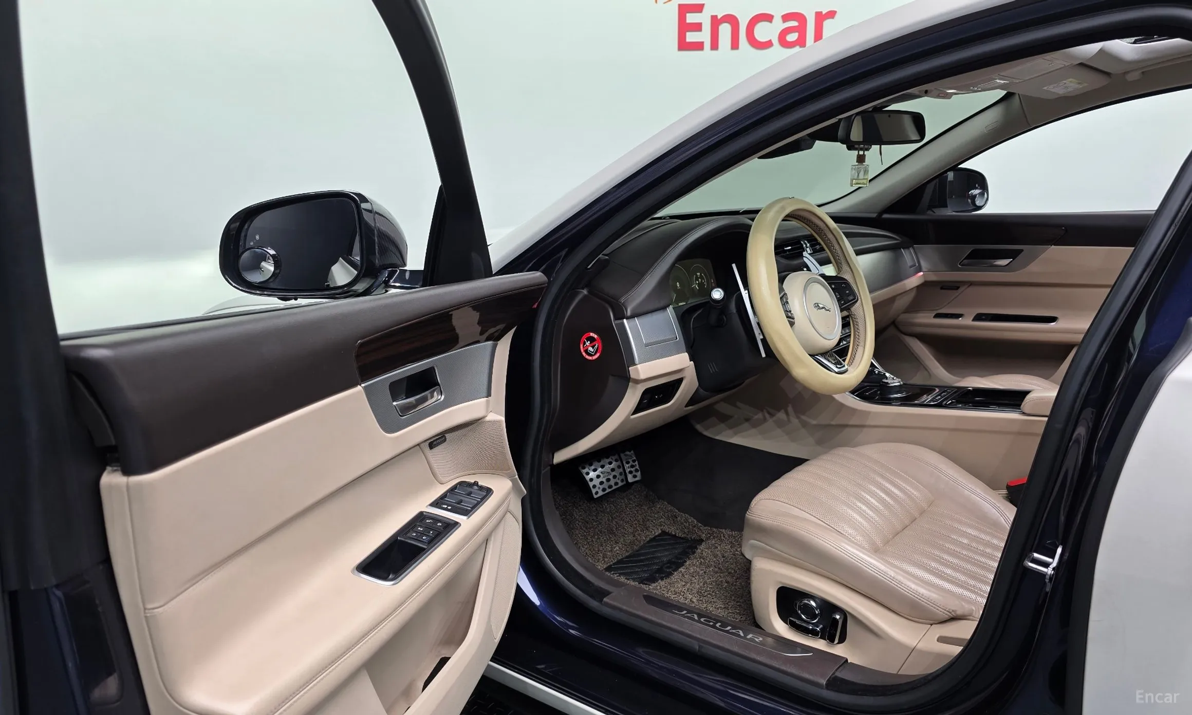 Jaguar XF (x260) превью 10