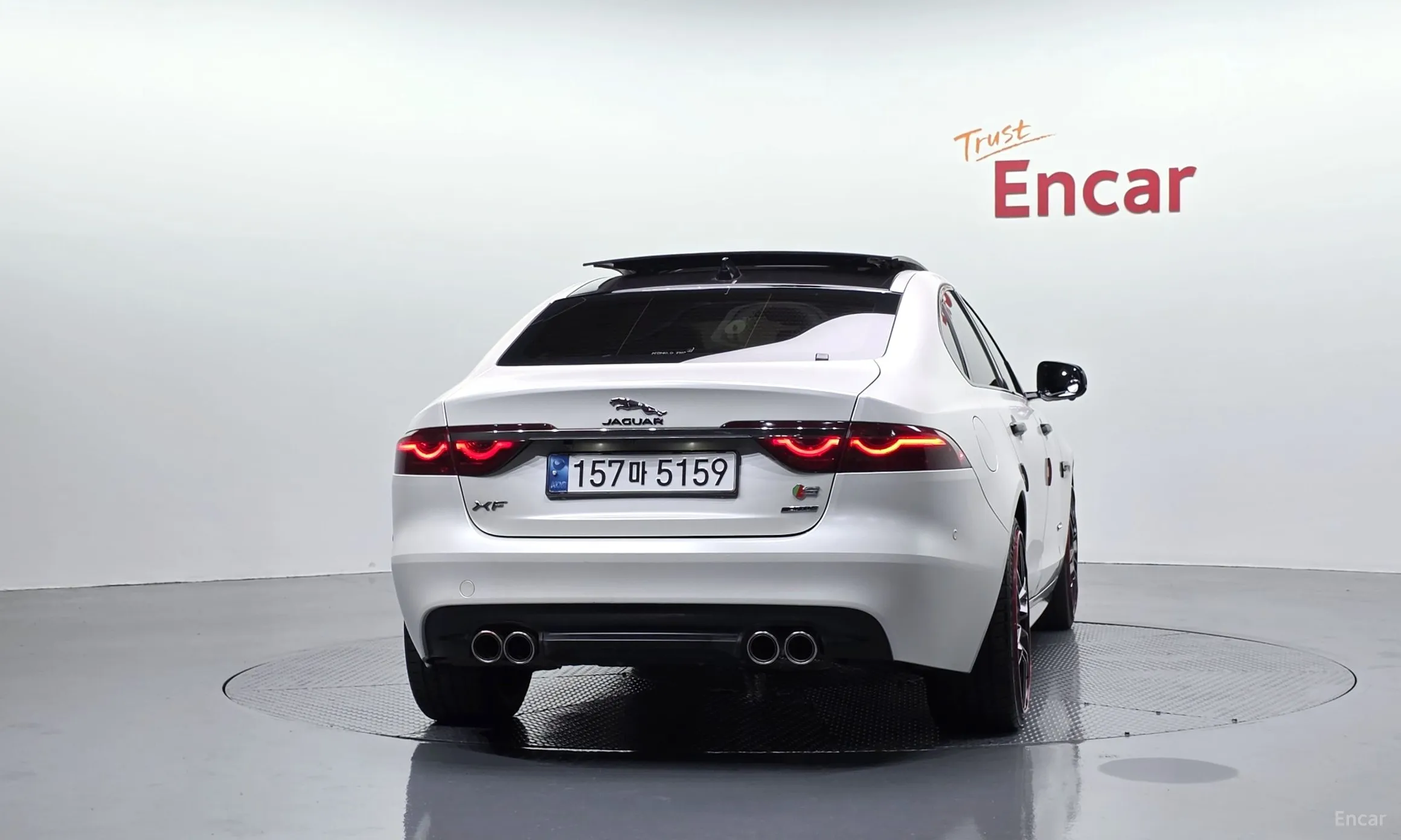 Jaguar XF (x260) превью 4