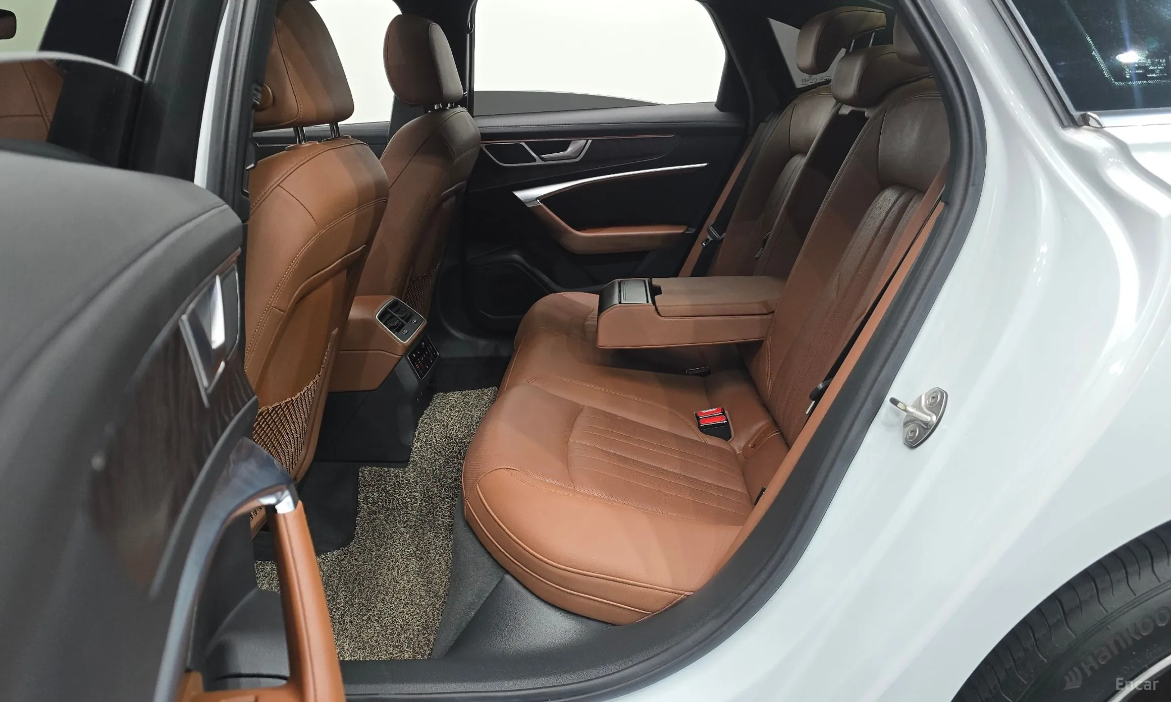 Audi A6 (C8) превью 12