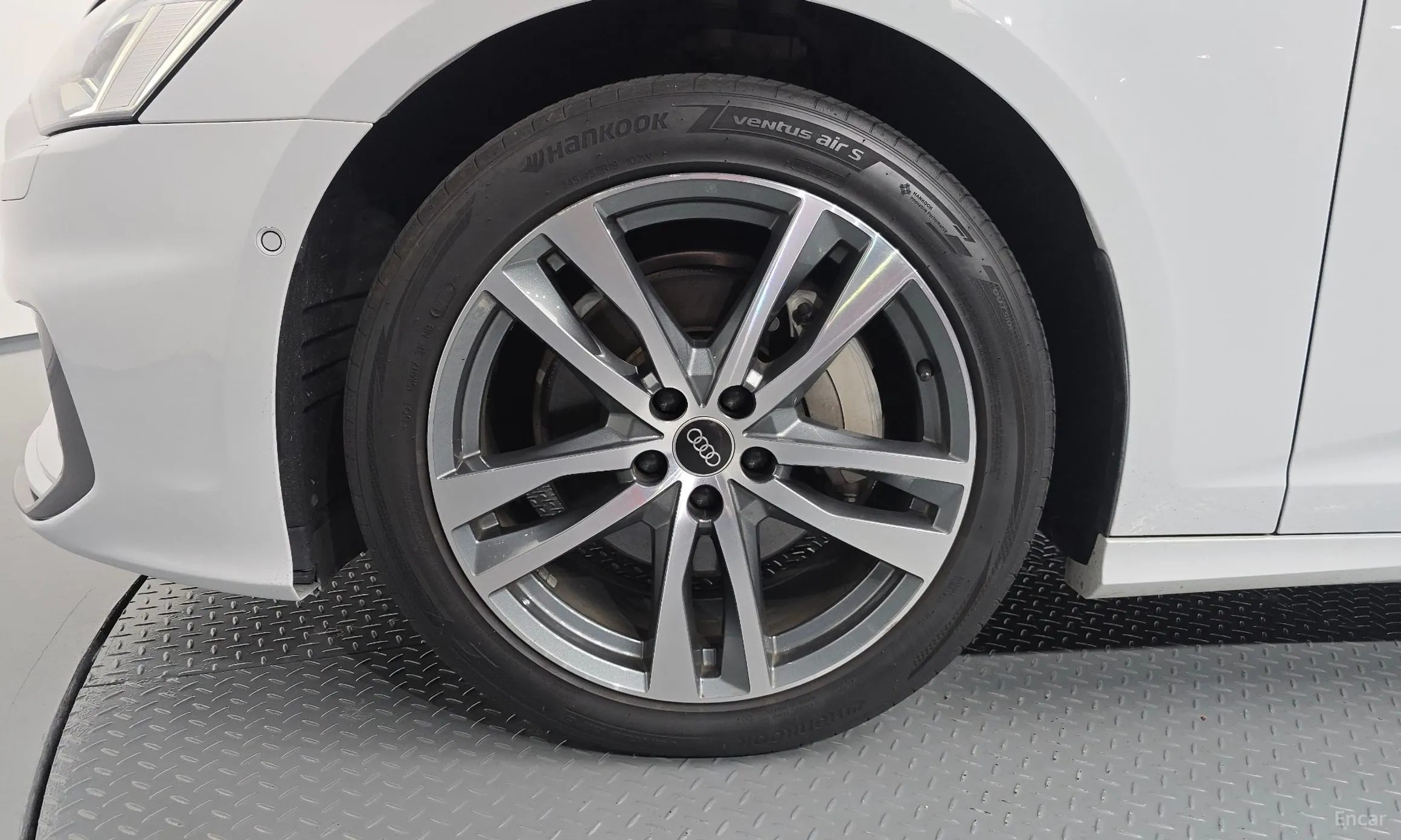 Audi A6 (C8) превью 5