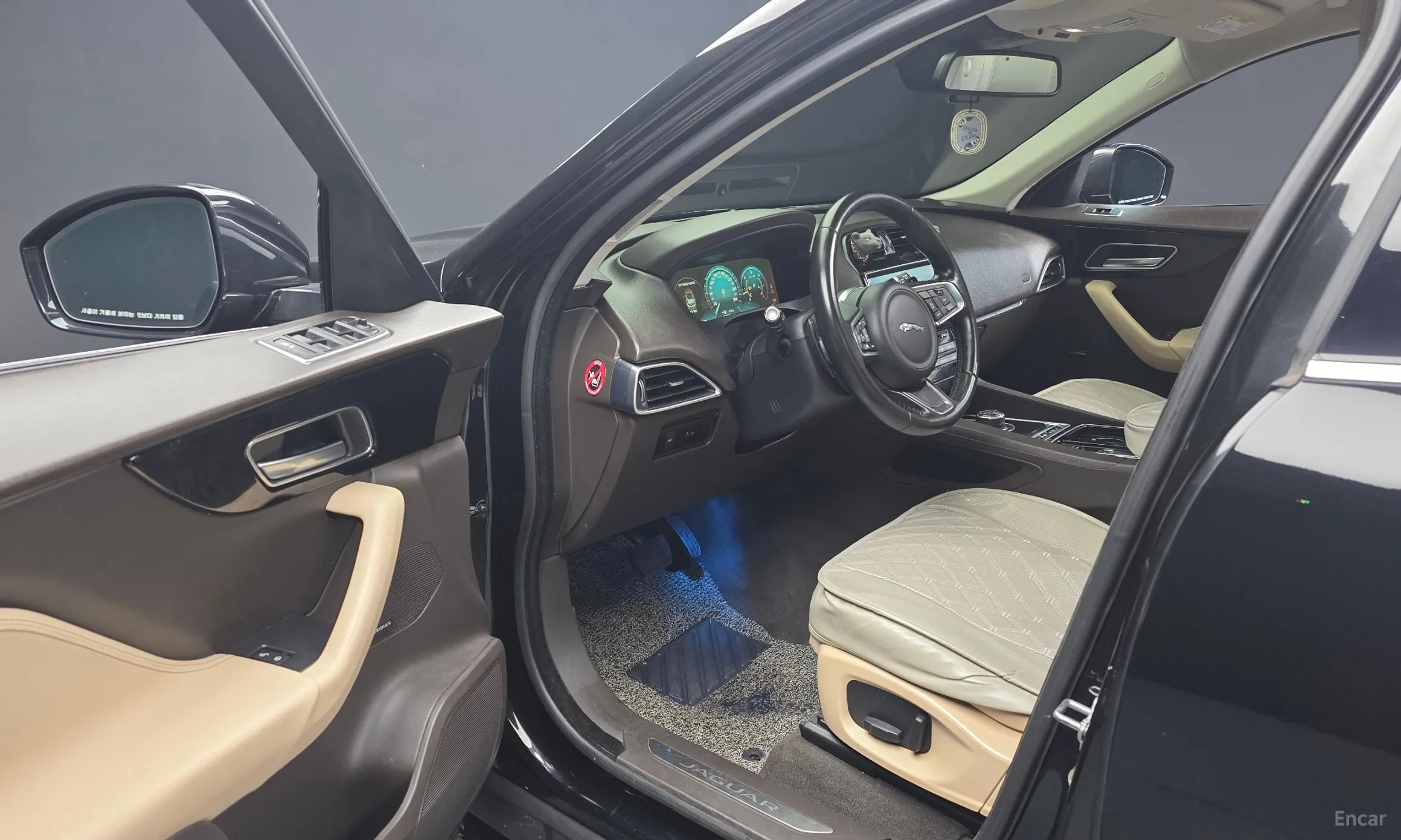 Jaguar F-PACE превью 10